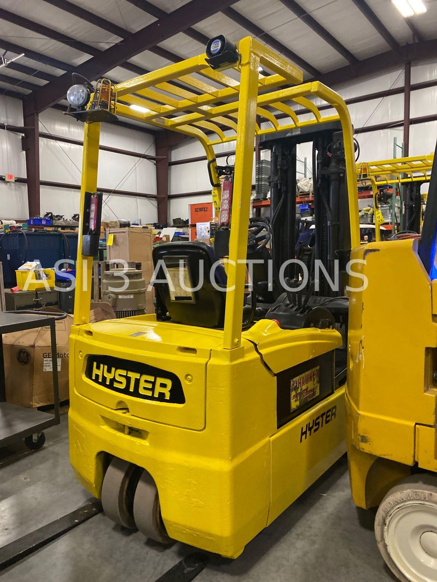 HYSTER ELECTRIC FORKLIFT MODEL J35ZT, 3,500 LB CAPACITY, 36V, 187" HEIGHT CAPACITY, TILT, SIDE SHIFT - Image 3 of 8