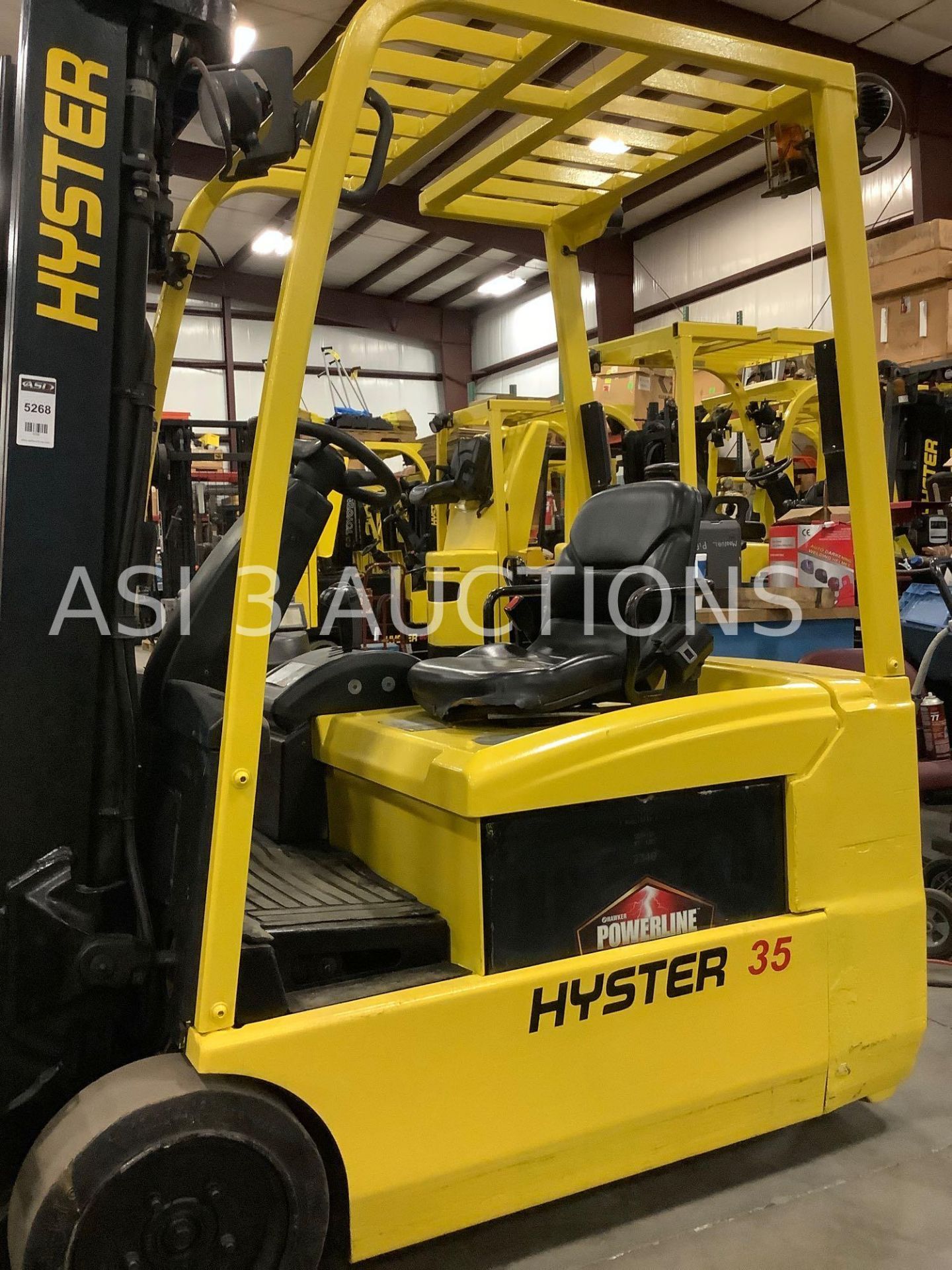 HYSTER FORK LIFT TRUCK MODEL J35ZT MAX CAPACITY 3,500lbs LOAD HEIGHT 187in - Image 9 of 11