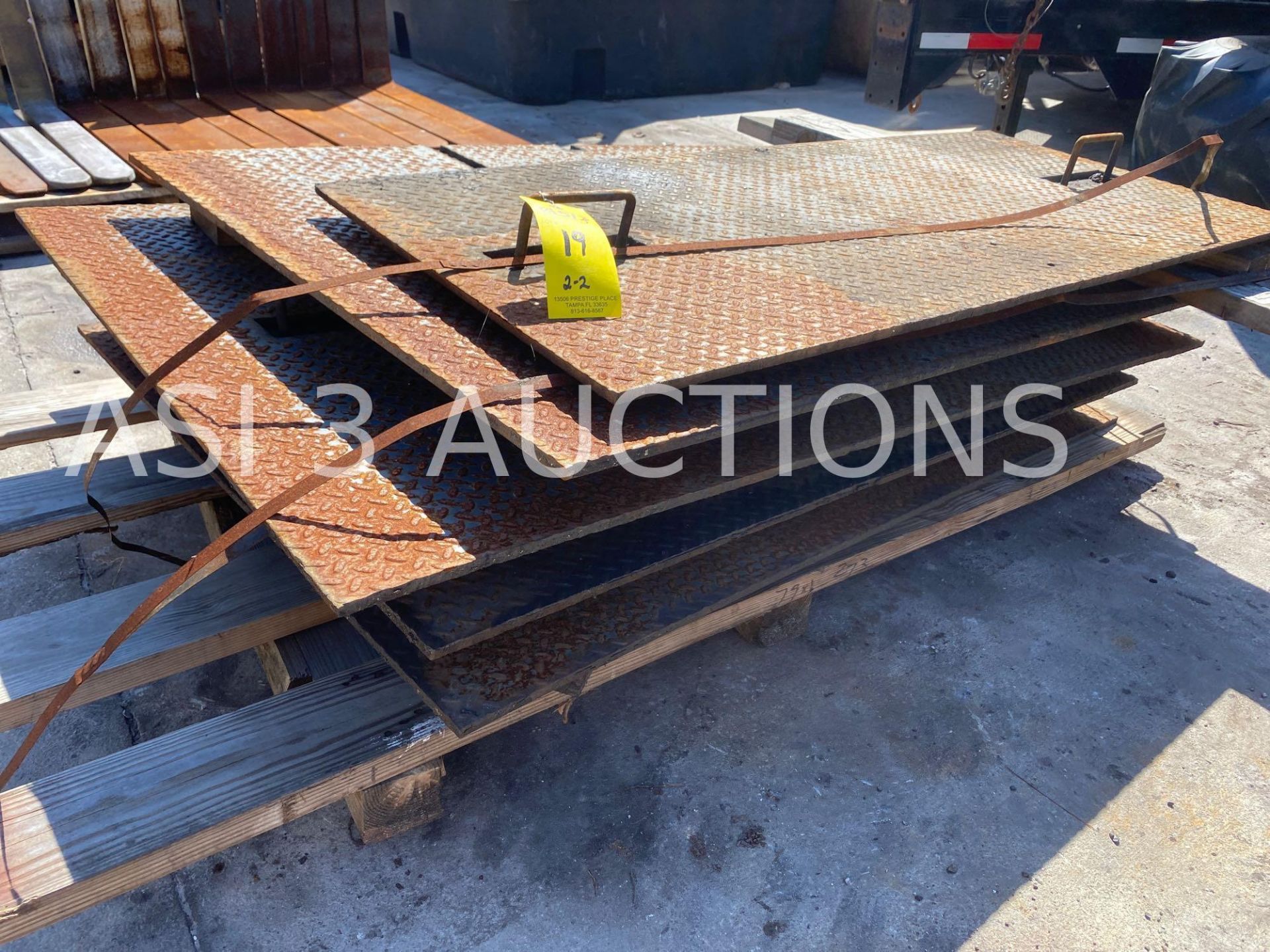 LARGE QUANTITY OF HEAVY STEEL ROAD PLATES - Image 3 of 3