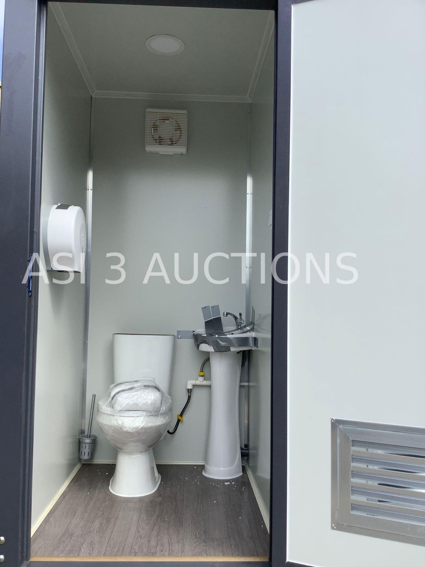 UNUSED PORTABLE DOUBLE BATHROOM UNIT, 2 STALLS, ELECTRIC & PLUMBING HOOK UP, 110V, FORK POCKETS, SIN - Image 9 of 12