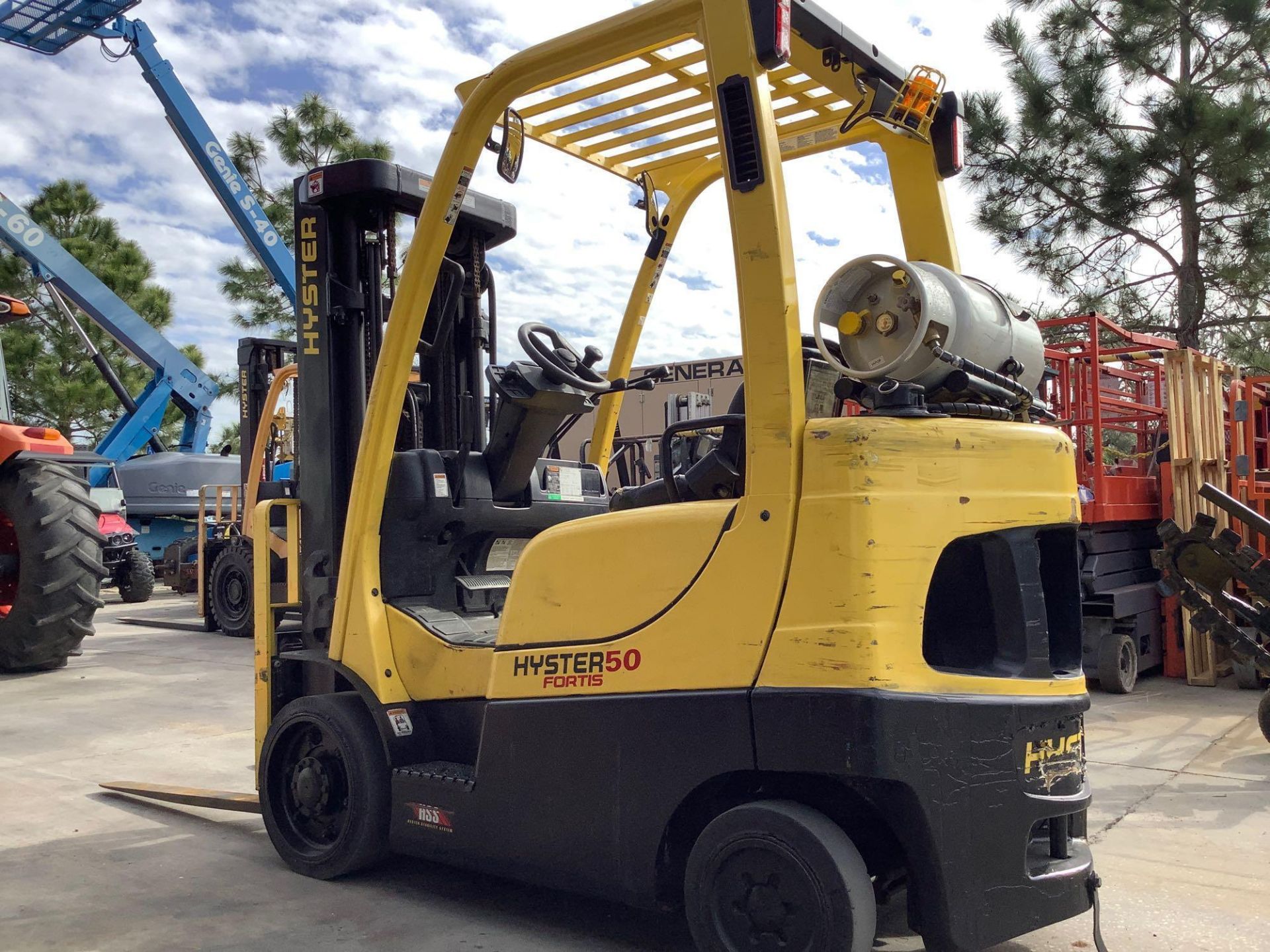 2014 HYSTER LP FORKLIFT MODEL S50FT, TILT, SIDE SHIFT, 5,000 LB CAPACITY, TANK NOT INCLUDE ( 5323 ) - Image 5 of 7