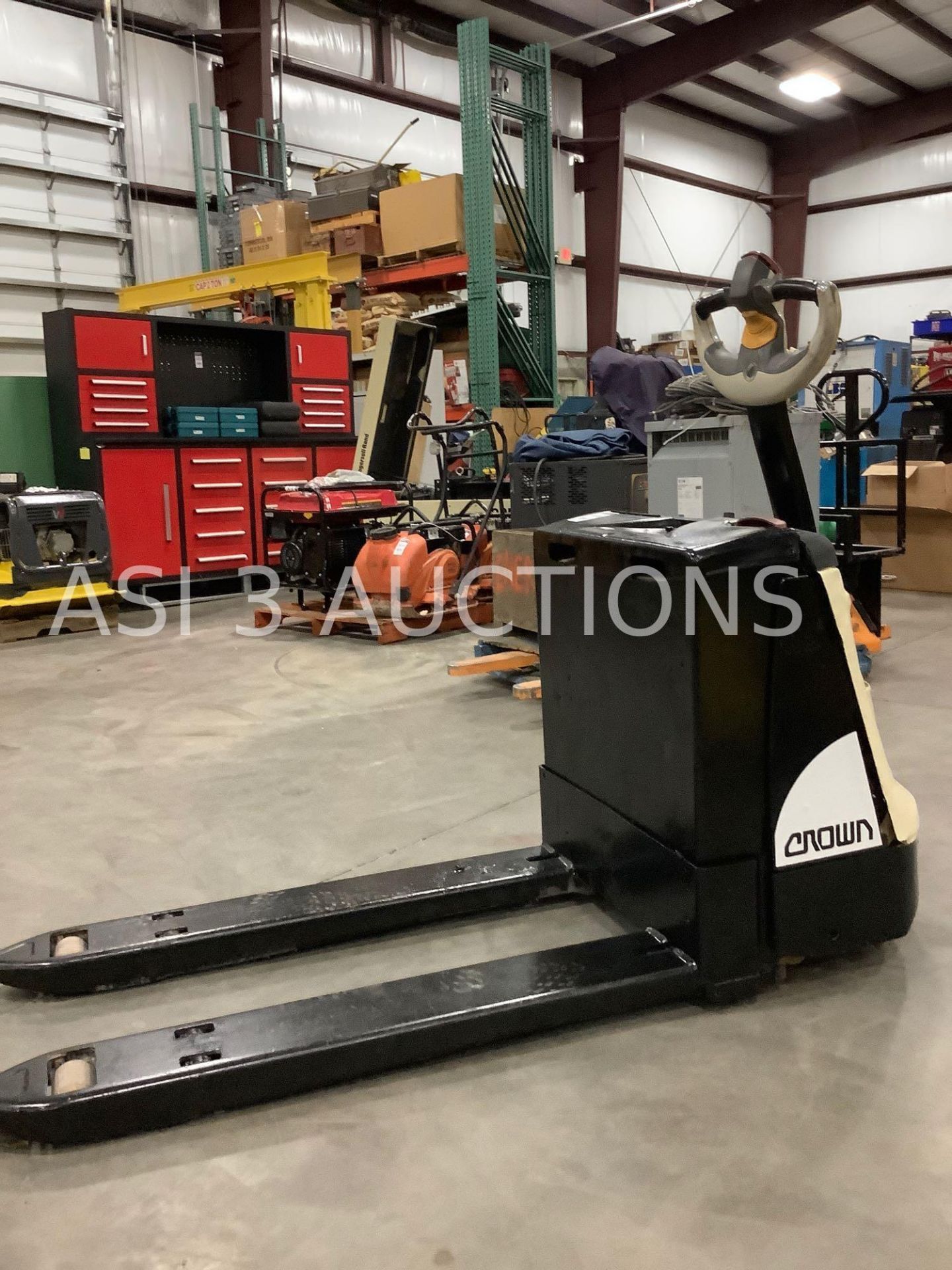 2016 CROWN ELECTRIC WP 3000 SERIES PALLET JACK MODEL WP3035-45 - Image 10 of 14