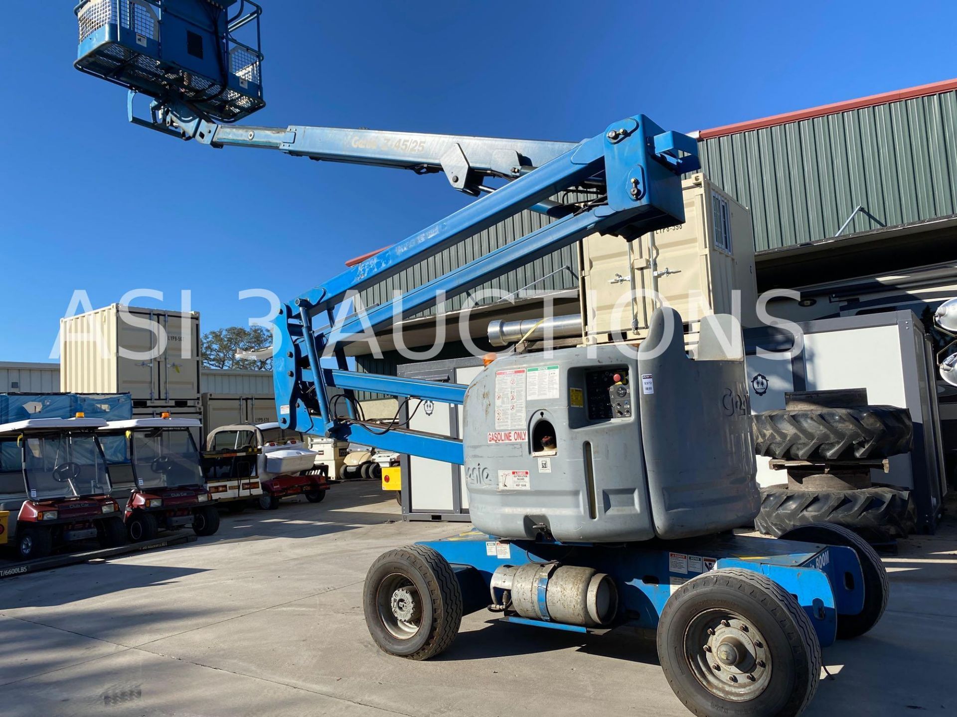 GENIE Z-45/25 DUAL FUEL ARTICULATING BOOM LIFT, FOAM FILLED TIRES, EXTRA WEIGHT UNDERNEATH, 45 - Image 8 of 17