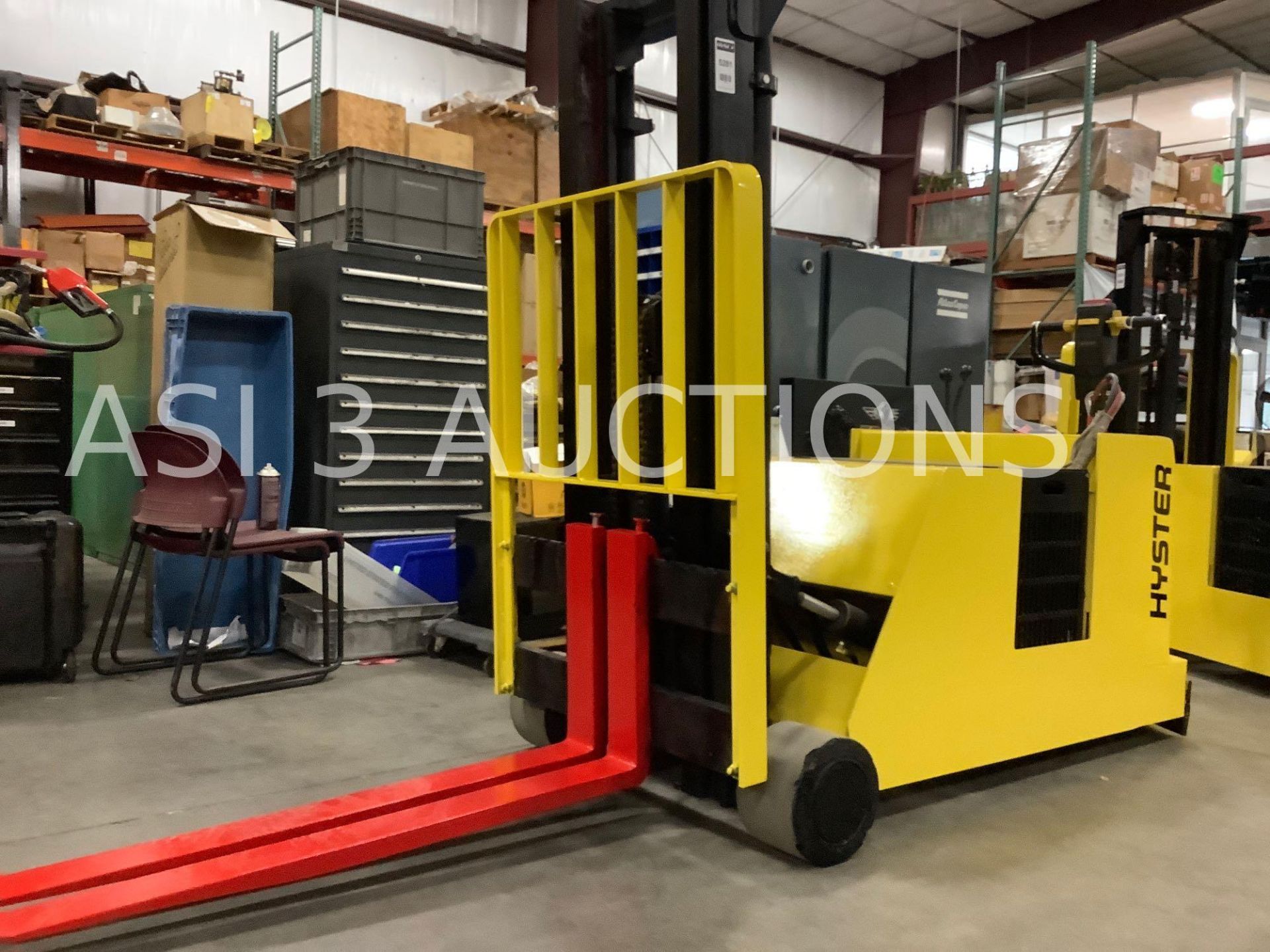 HYSTER FORK LIFT TILT TRUCK MODEL W40XTC MAX CAPACITY 4000lbs LOAD HEIGHT 104.5 RUNS & OPERATES