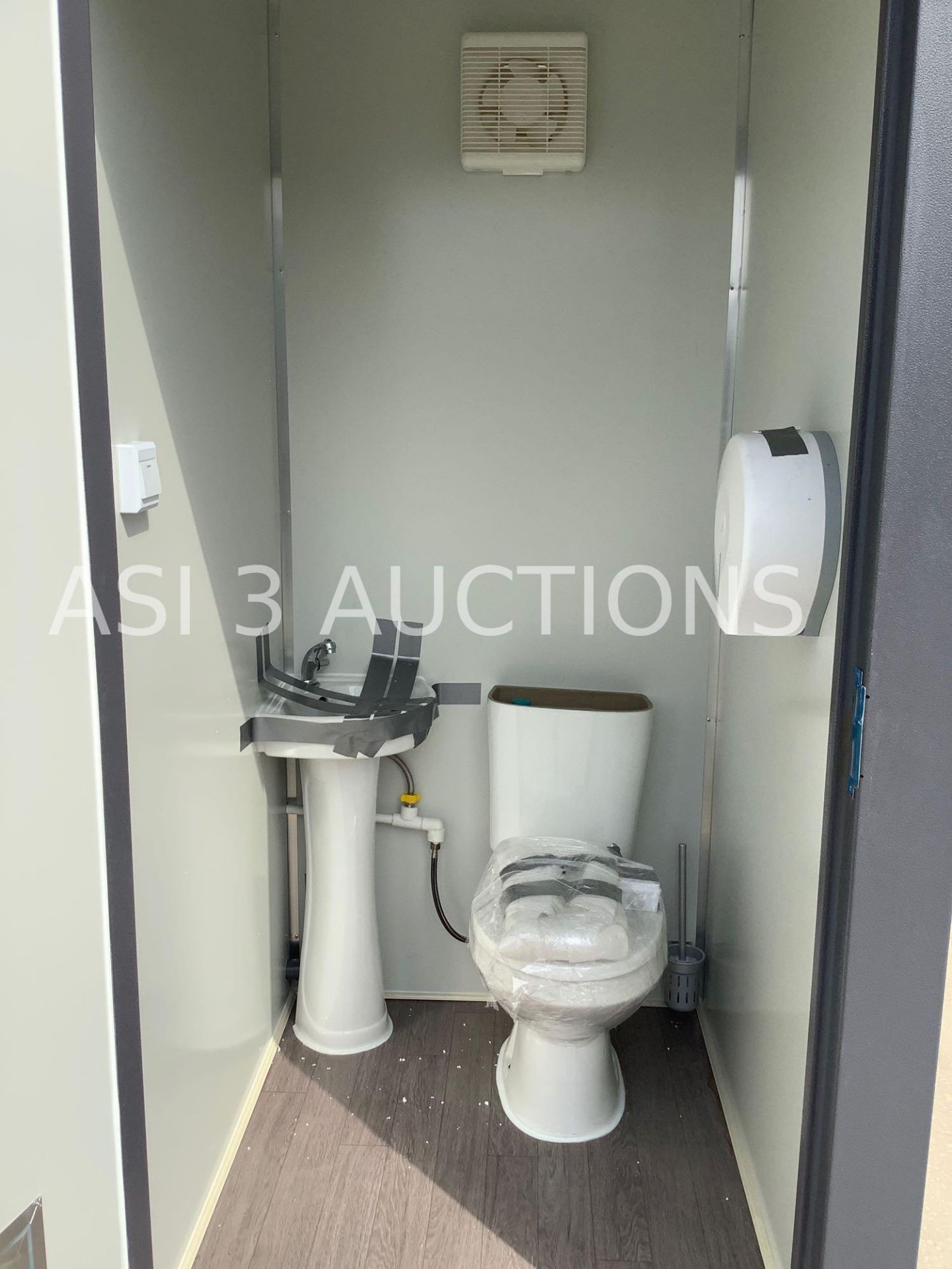 UNUSED PORTABLE DOUBLE BATHROOM UNIT, 2 STALLS, ELECTRIC & PLUMBING HOOK UP, 110V, FORK POCKETS, SIN - Image 7 of 12