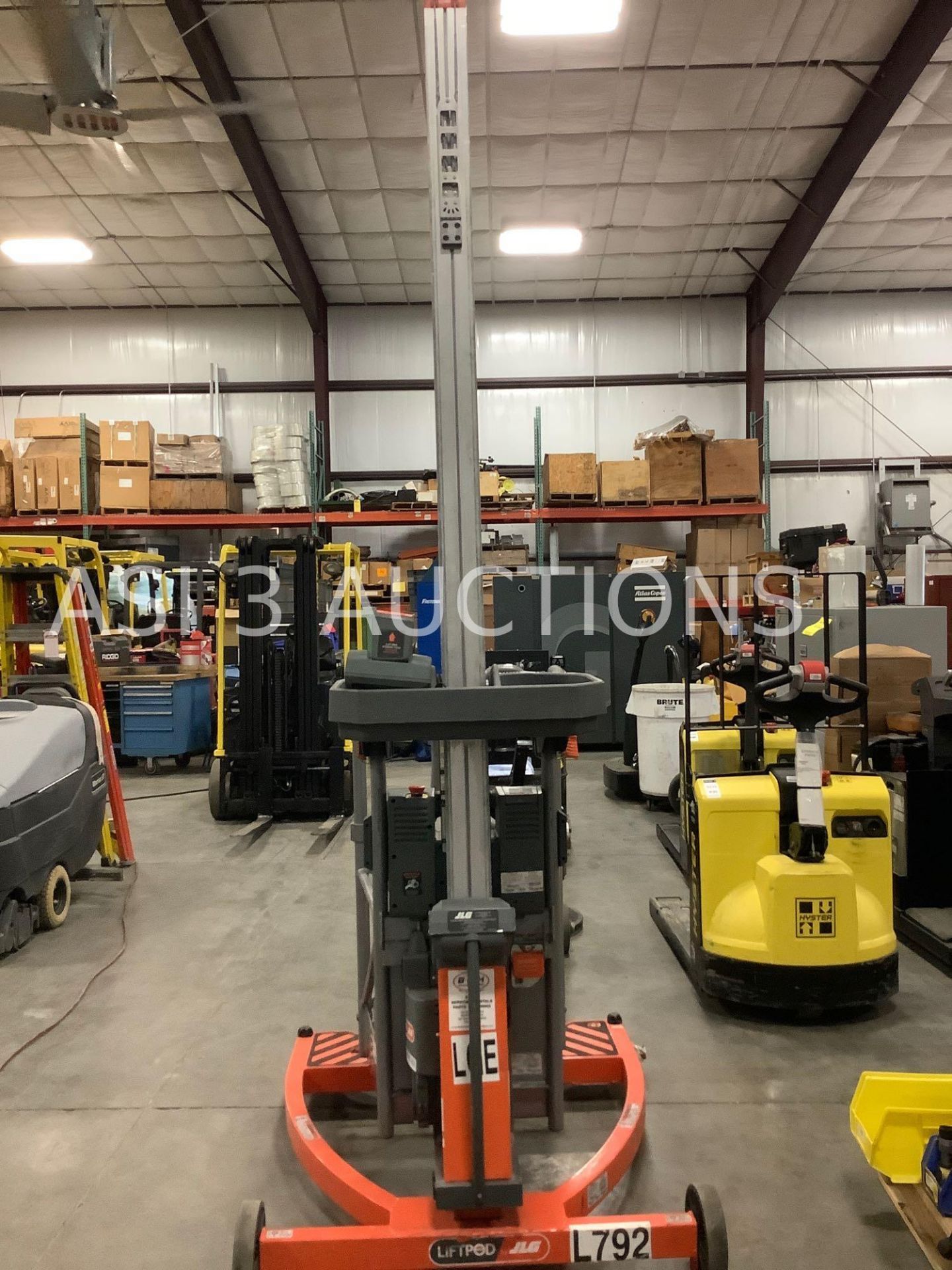 2013 JLG ELECTRIC MAN LIFT MODEL FS80 D3 POWER PACK LIFTPOD 20S MAX CAPACITY 330 WITH MANUAL - Image 11 of 11