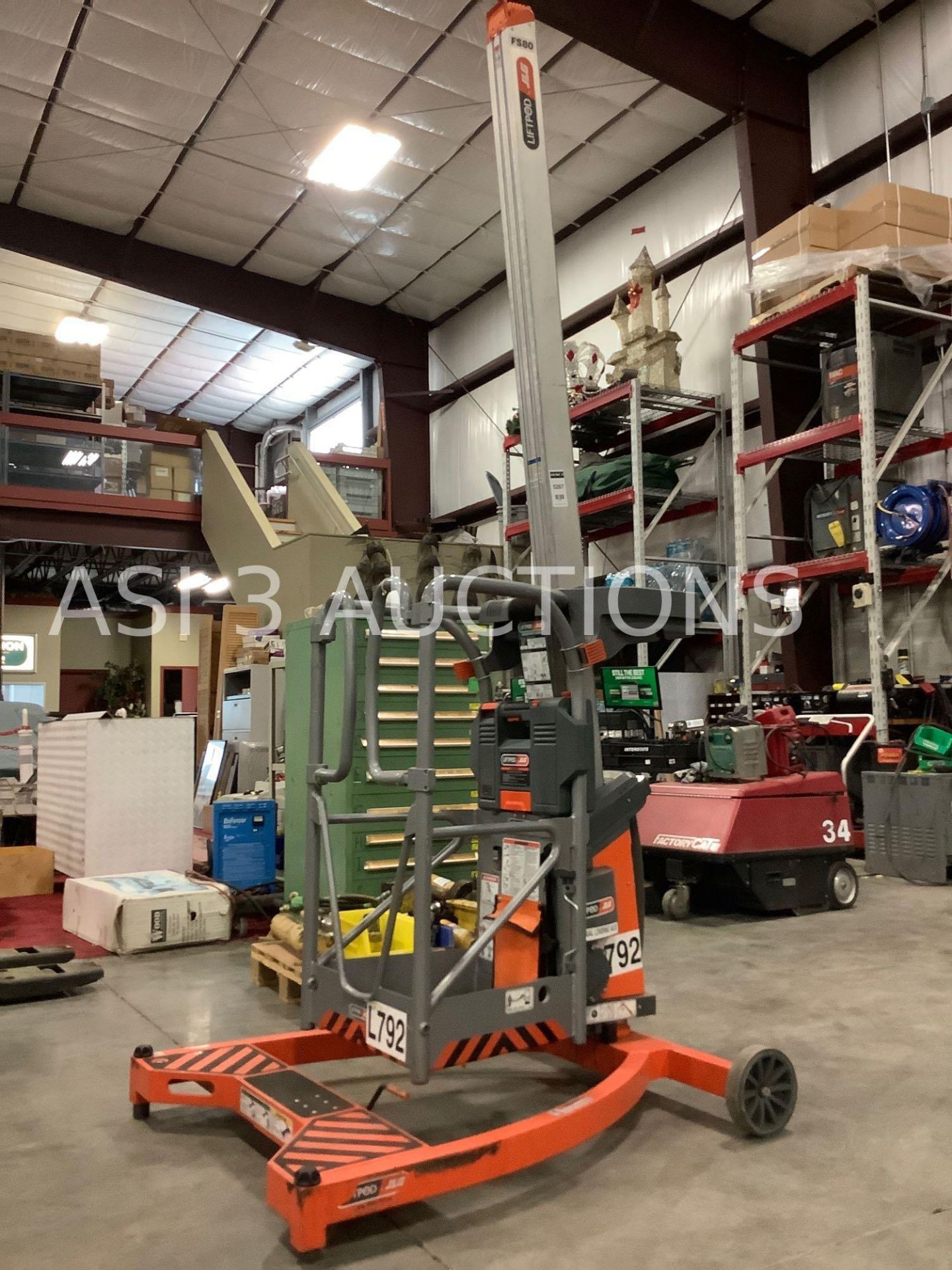 2013 JLG ELECTRIC MAN LIFT MODEL FS80 D3 POWER PACK LIFTPOD 20S MAX CAPACITY 330 WITH MANUAL - Image 4 of 11