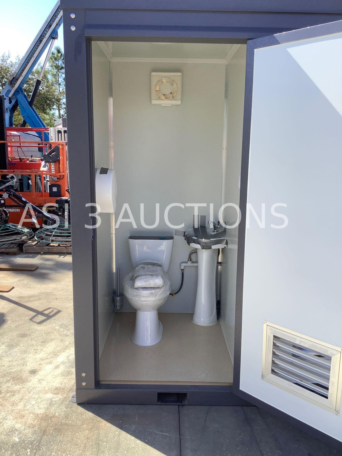 UNUSED PORTABLE MALE/FEMALE TOILETS, EXTERIOR PLUMBING CONNECTIONS, 110V/220V, EXHAUST FAN, LIGHTS - Image 7 of 14