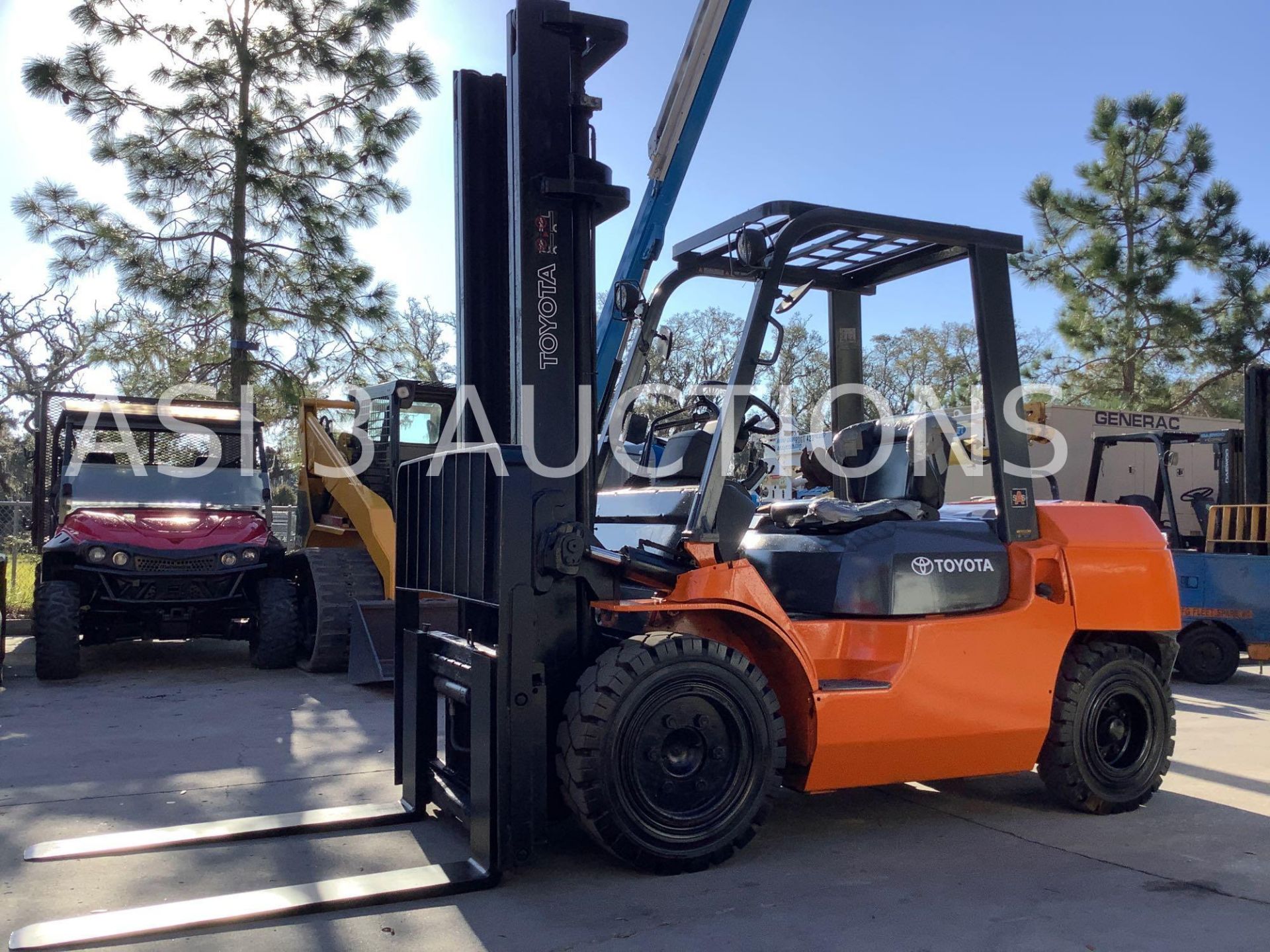 TOYOTA FORKLIFT MODEL 7FGU35 TILT, SIDE SHIFT BACK LIFT APPROX LOAD CAPACITY 7300