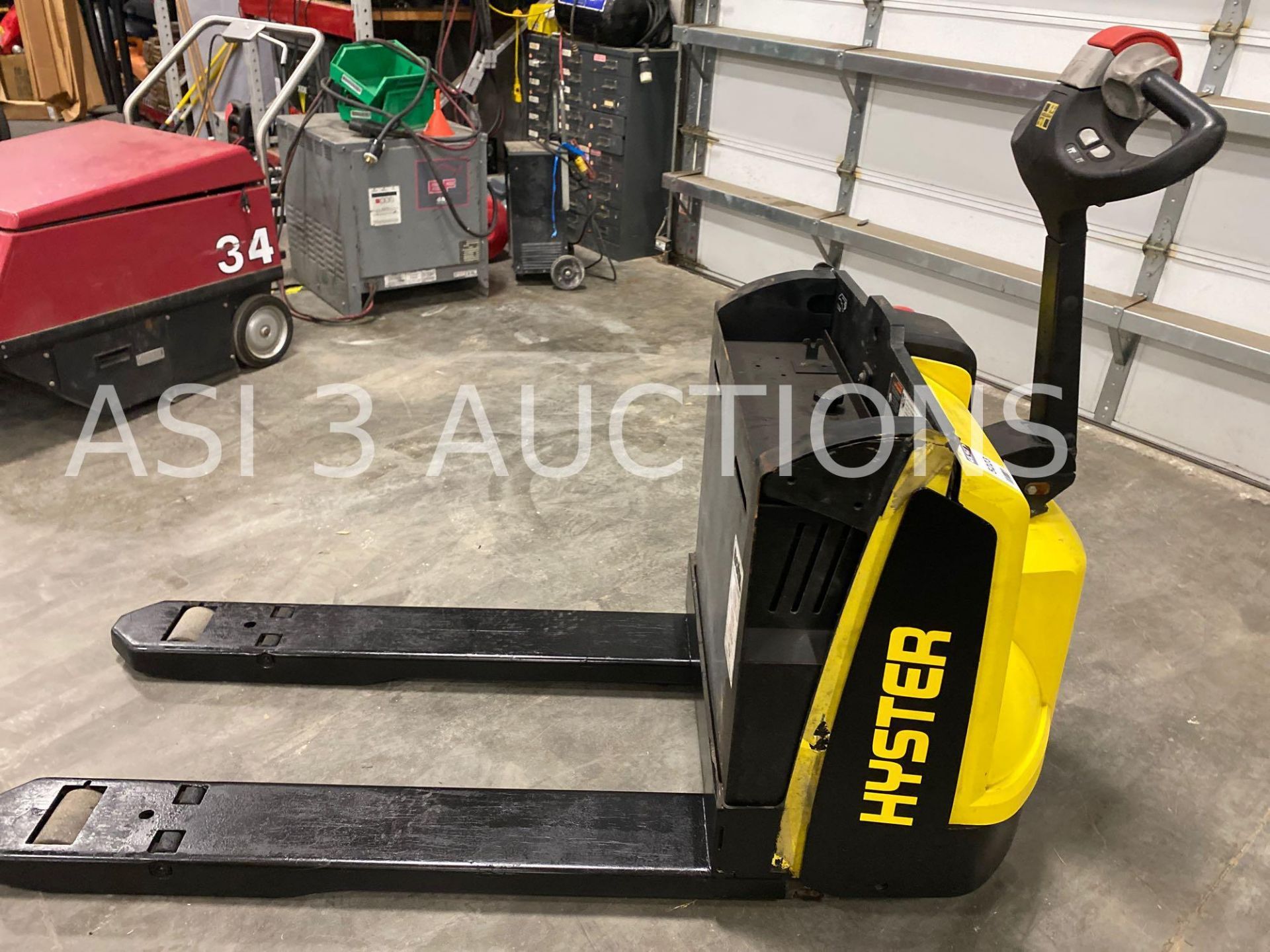 2015 HYSTER ELECTRIC PALLET JACK MODEL W45Z-HD, 24V, 4,500 LB CAPACITY, BUILT IN BATTERY CHARGER - Image 6 of 6