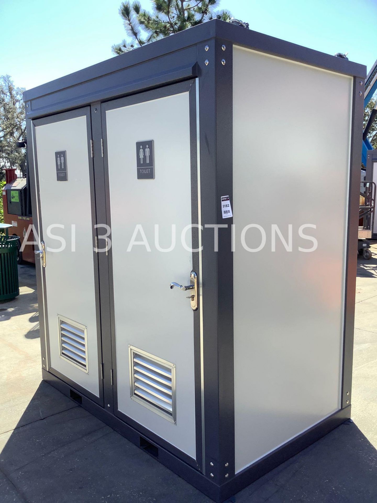 UNUSED PORTABLE MALE/FEMALE TOILETS, EXTERIOR PLUMBING CONNECTIONS, 110V/220V, EXHAUST FAN, LIGHTS - Image 2 of 14