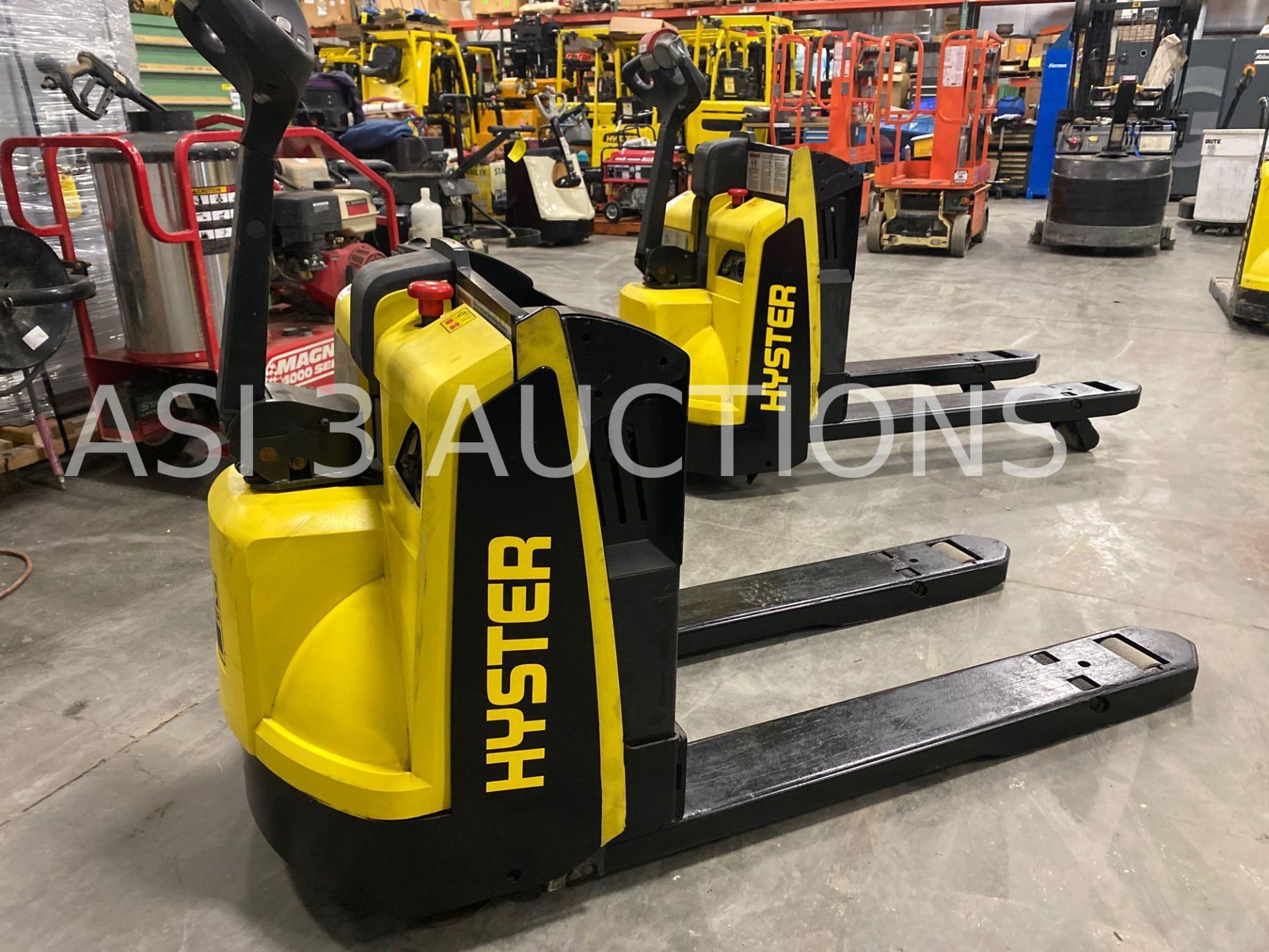 2015 HYSTER ELECTRIC PALLET JACK MODEL W45Z-HD, 24V, 4,500 LB CAPACITY, BUILT IN BATTERY CHARGER - Image 2 of 6