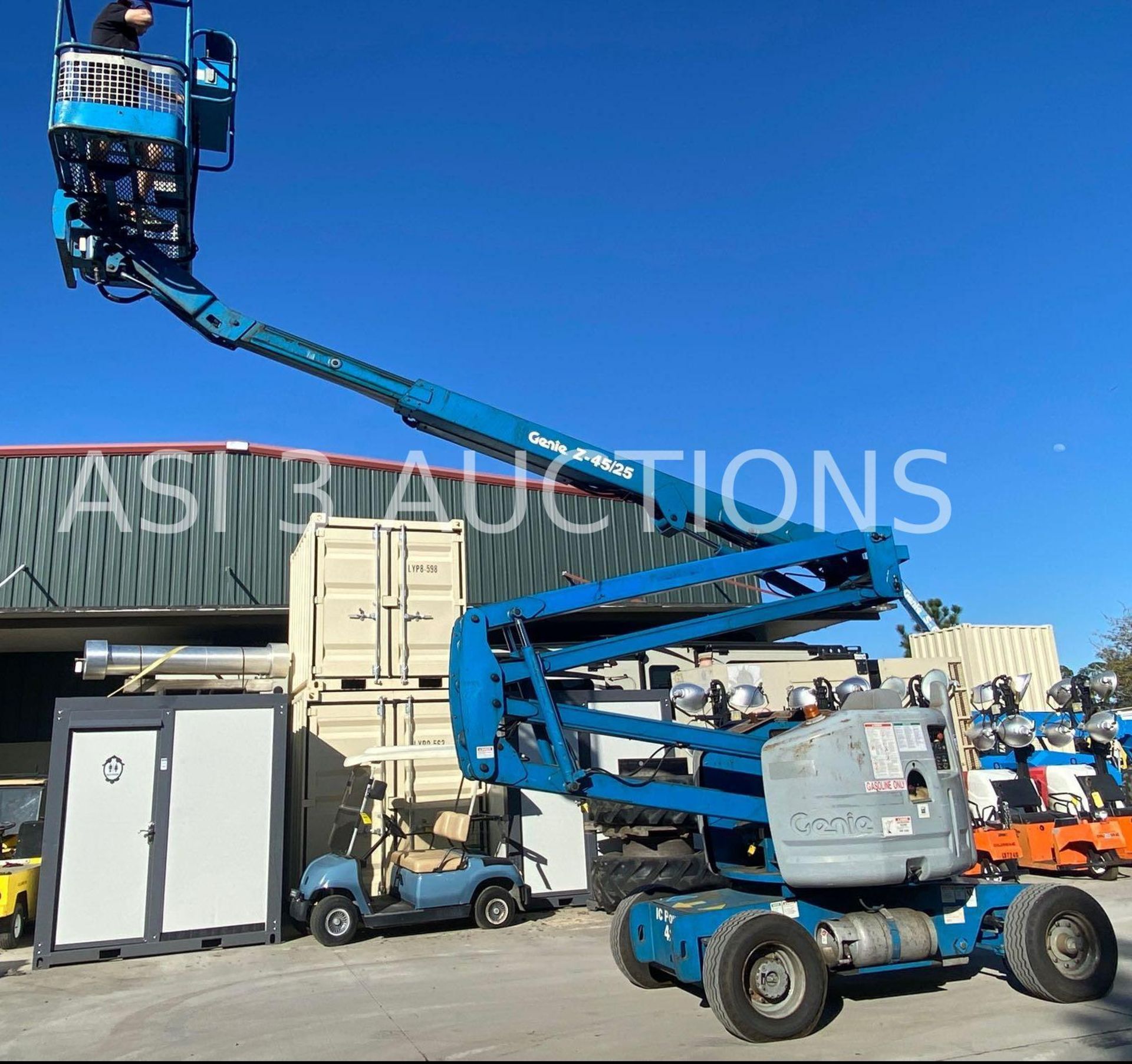 GENIE Z-45/25 DUAL FUEL ARTICULATING BOOM LIFT, FOAM FILLED TIRES, EXTRA WEIGHT UNDERNEATH, 45