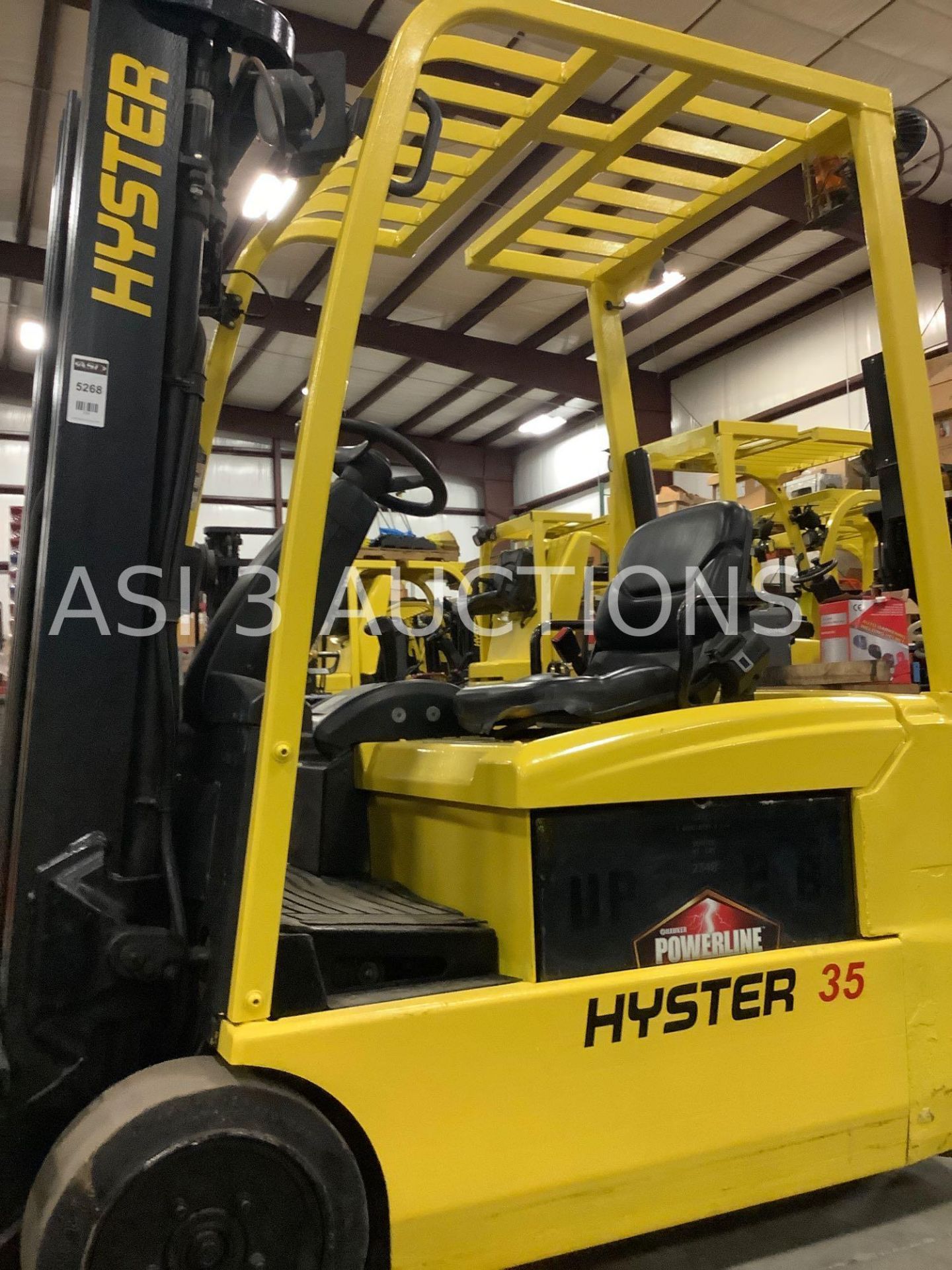 HYSTER FORK LIFT TRUCK MODEL J35ZT MAX CAPACITY 3,500lbs LOAD HEIGHT 187in - Image 5 of 11