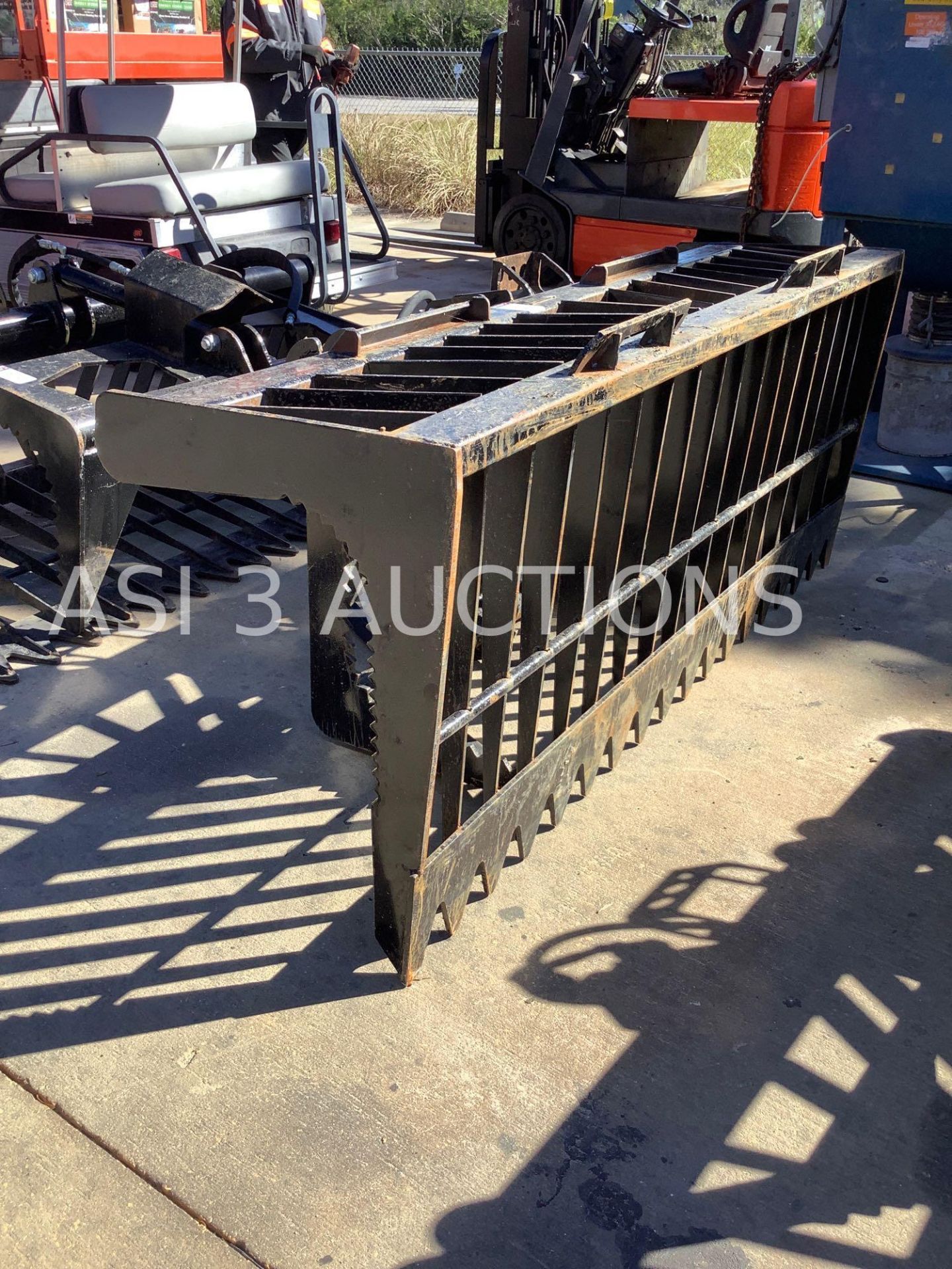 UNUSED SKID STEER GRAPPLE ATTACHMENT 75” LONG - Image 4 of 5