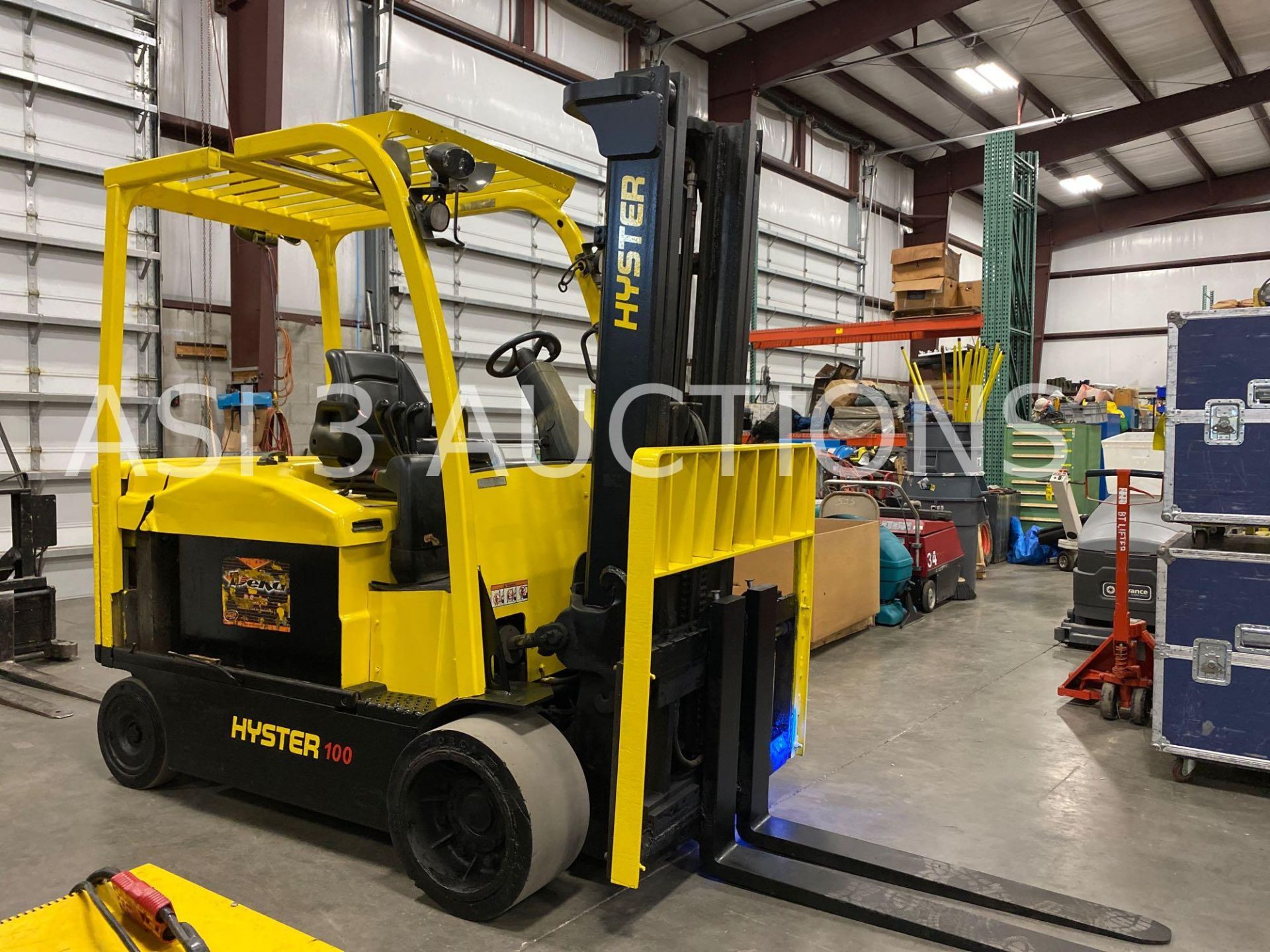 2014 HYSTER E100XN ELECTRIC FORKLIFT, 10,000 LB CAPACITY, 36V, 134.8" HEIGHT CAPACITY, TILT, SIDE SH - Image 5 of 10