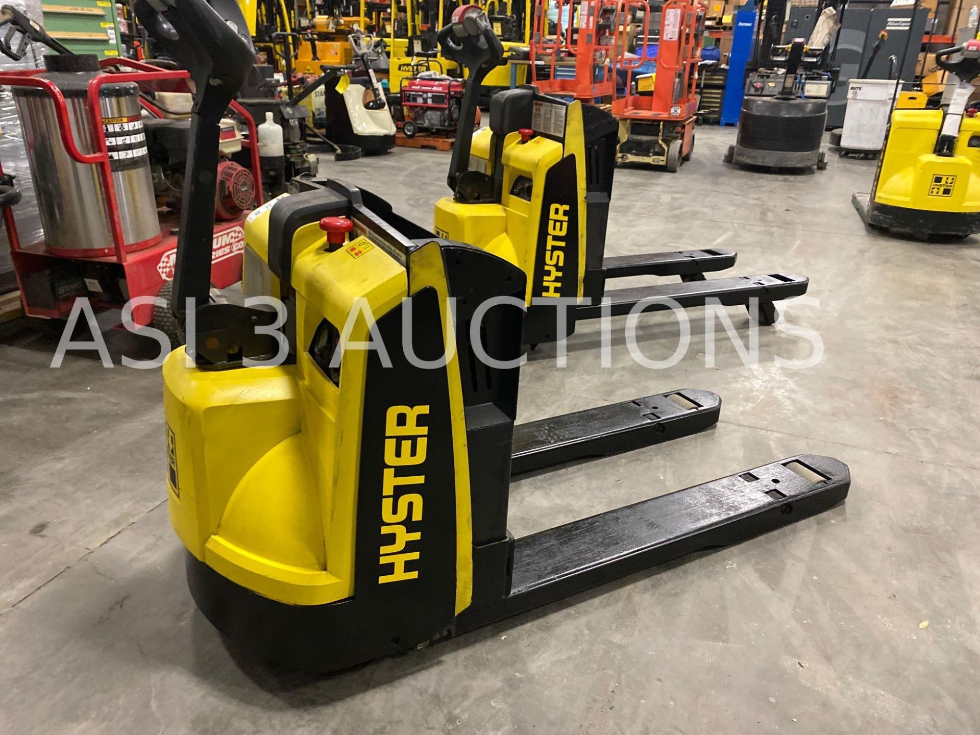 2015 HYSTER ELECTRIC PALLET JACK MODEL W45Z-HD, 24V, 4,500 LB CAPACITY, BUILT IN BATTERY CHARGER - Image 3 of 6