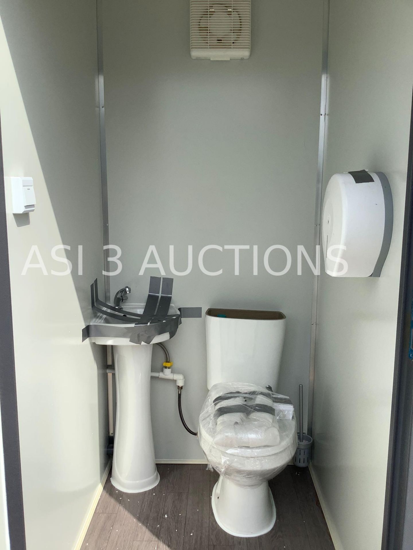 UNUSED PORTABLE DOUBLE BATHROOM UNIT, 2 STALLS, ELECTRIC & PLUMBING HOOK UP, 110V, FORK POCKETS, SIN - Image 8 of 12