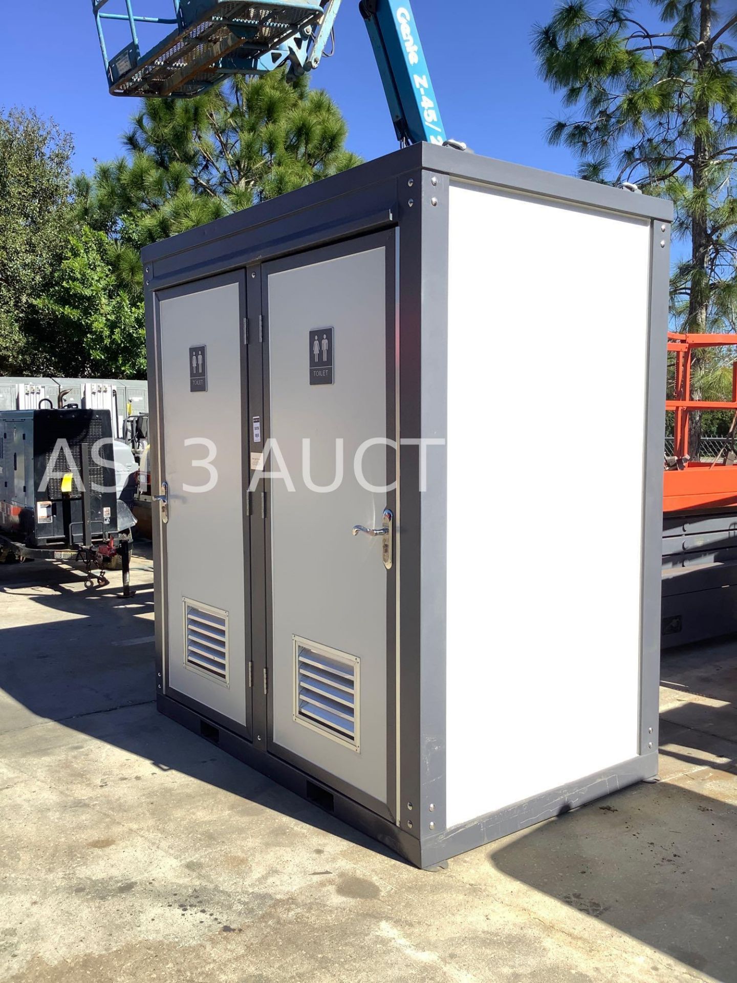 UNUSED PORTABLE MALE/FEMALE TOILET. WITH 110 POWER CONNECTION, WATER AND SEWAGE CONNECTIONS. - Image 2 of 13