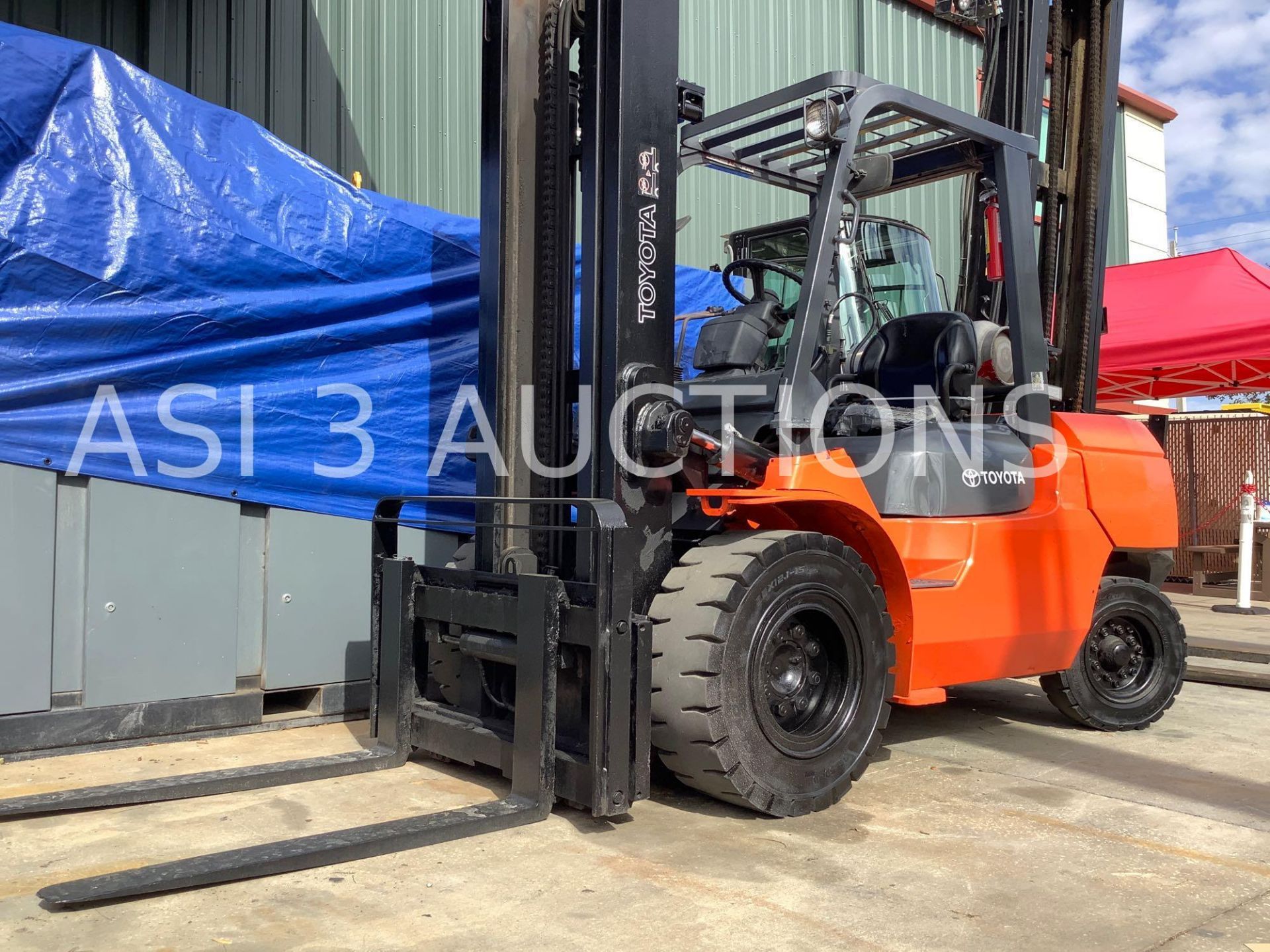 TOYOTA LP FORKLIFT MODEL 7FGU45, TILT,  APPROX LOAD CAPACITY 9750LBS - Image 5 of 11