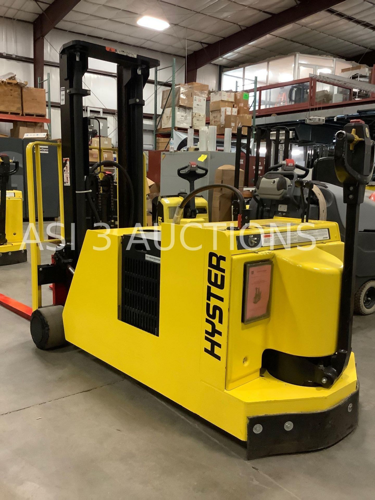 HYSTER ELECTRIC FORK LIFT TILT TRUCK MODEL W40XTC MAX CAPACITY 4000lbs LOAD HEIGHT 104.5 - Image 2 of 5