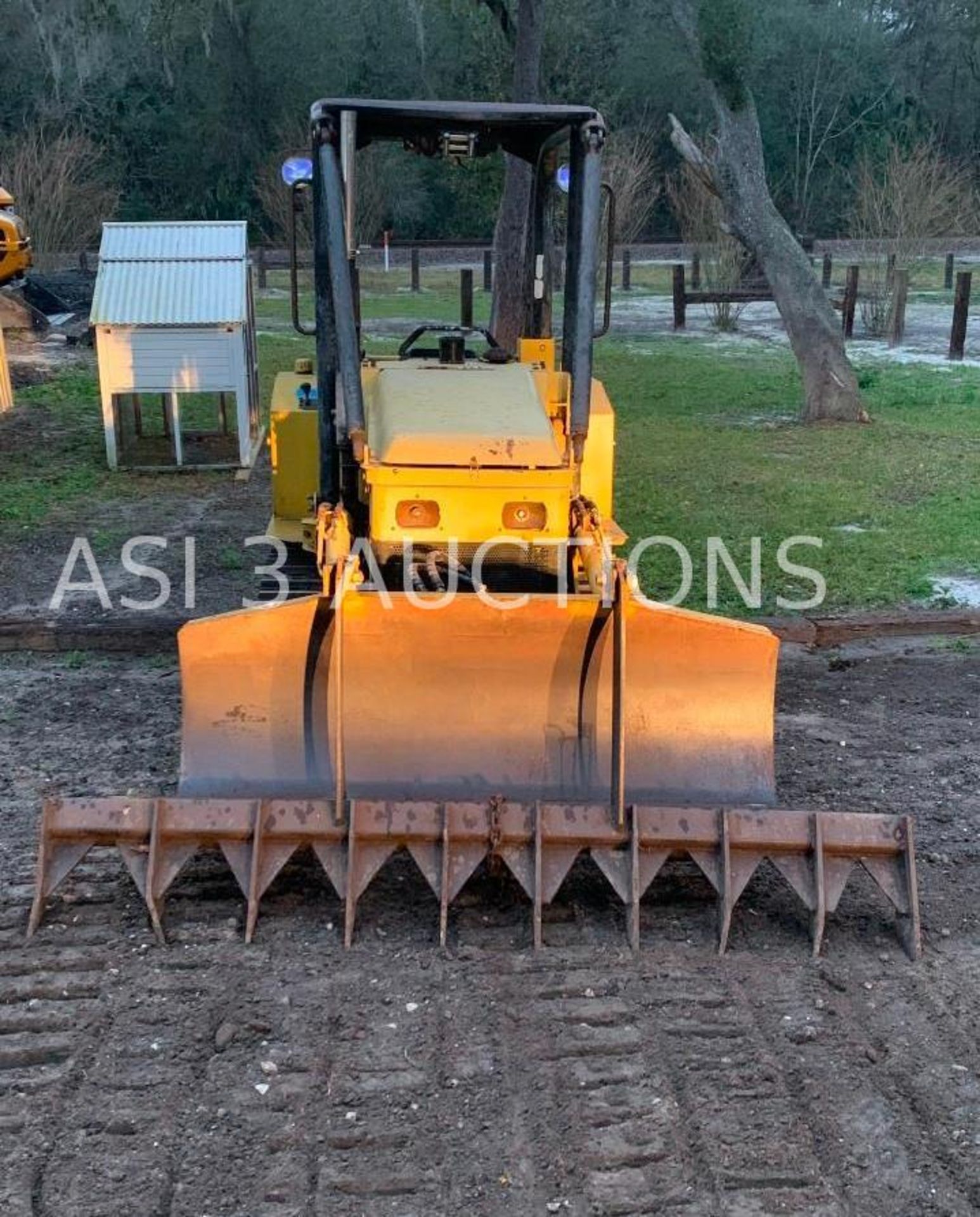 NOR TRAC MB3500 BULLDOZER, DIESEL POWERED, METAL TRACKS, GOOD UNDERCARRIAGE AT APPROX. 95%, 3 POINT - Image 2 of 6