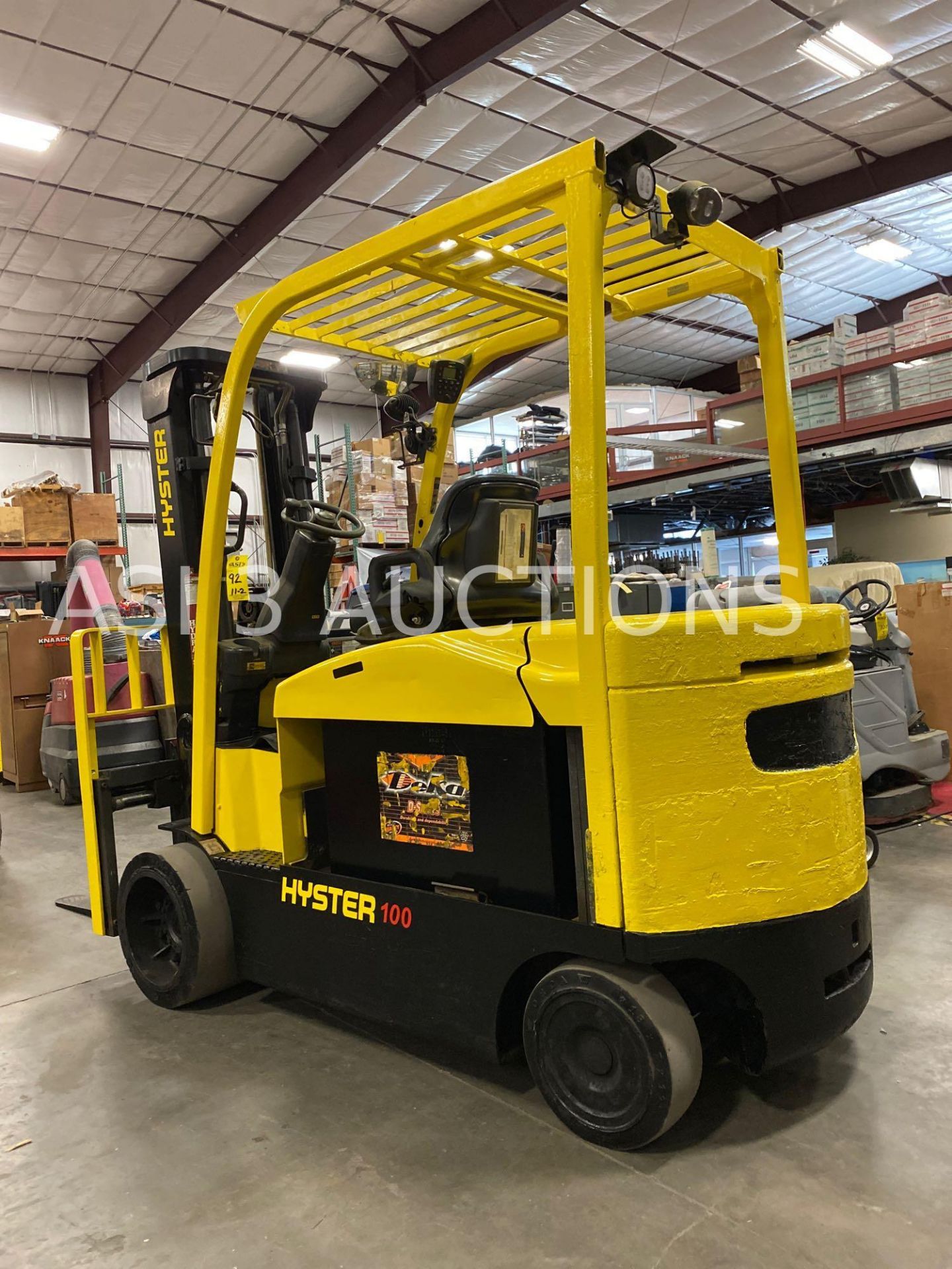 2014 HYSTER E100XN ELECTRIC FORKLIFT, 10,000 LB CAPACITY, 36V, 134.8" HEIGHT CAPACITY, TILT, SIDE SH - Image 7 of 10