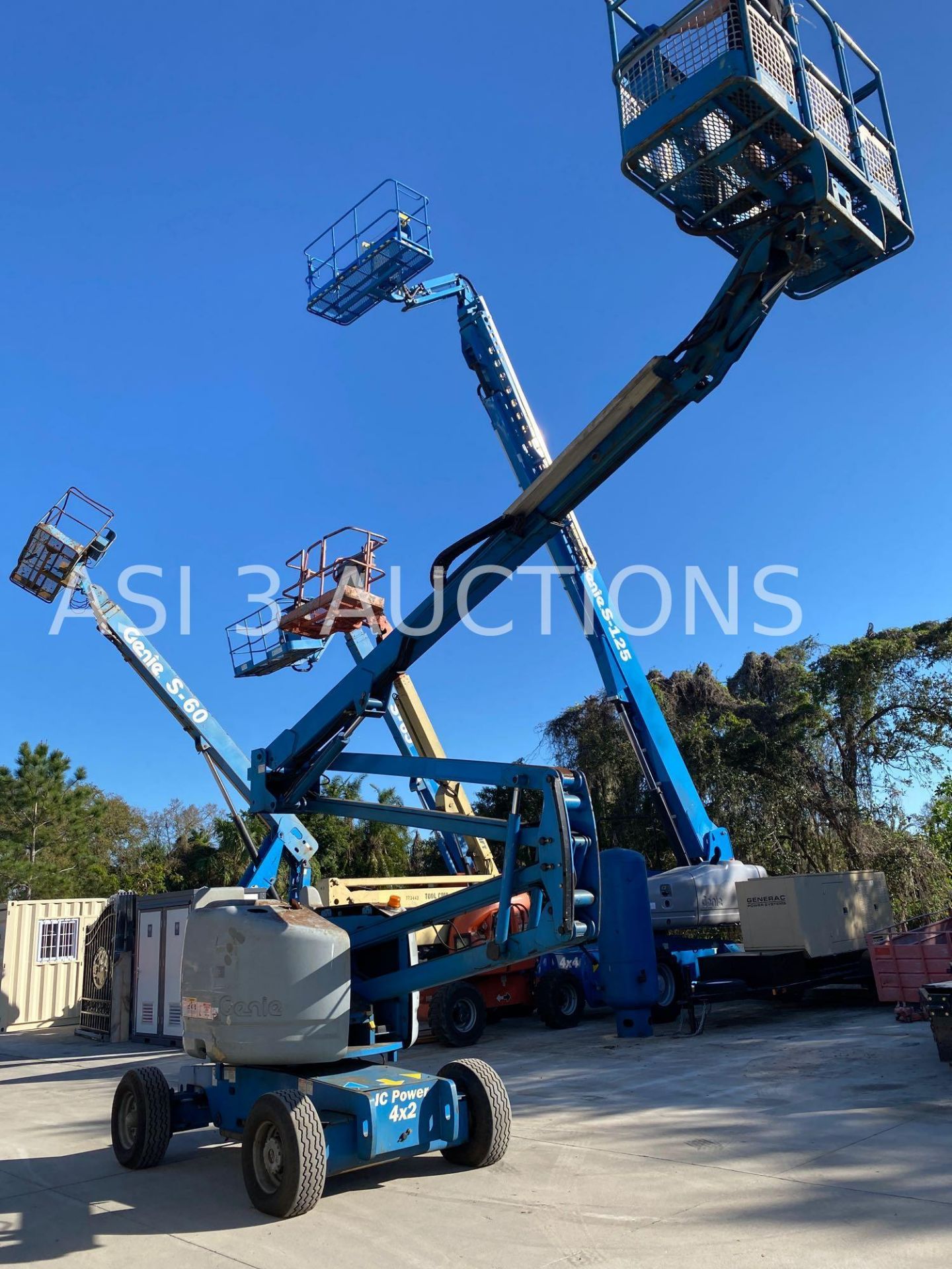 GENIE Z-45/25 DUAL FUEL ARTICULATING BOOM LIFT, FOAM FILLED TIRES, EXTRA WEIGHT UNDERNEATH, 45 - Image 12 of 17