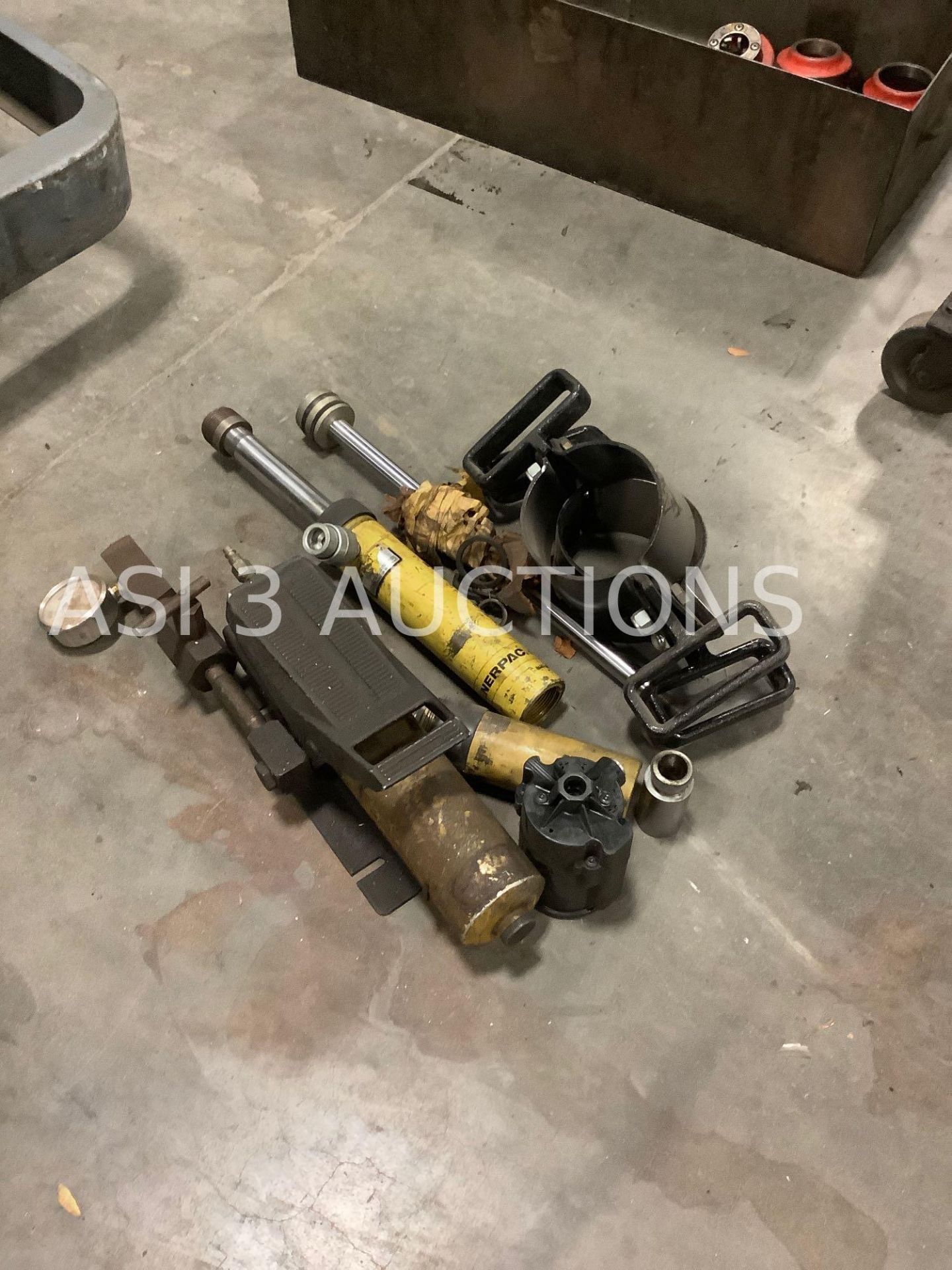 ENERPAC CYLINDERS & PUMP (5246 )