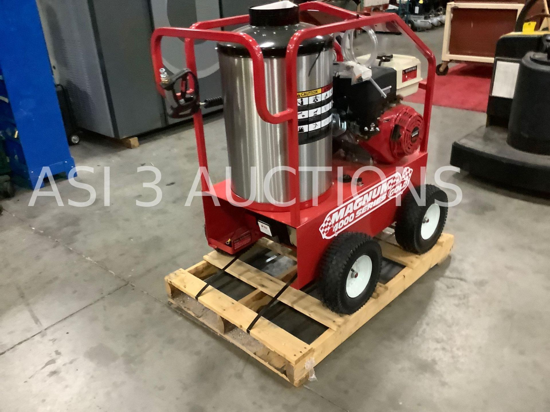 UNUSED 2021 MAGNUM 4000 SERIES GOLD PRESSURE WASHER, 4000 PSI, GAS ENGINE WITH A DIESEL HEATING ELEM - Image 3 of 5