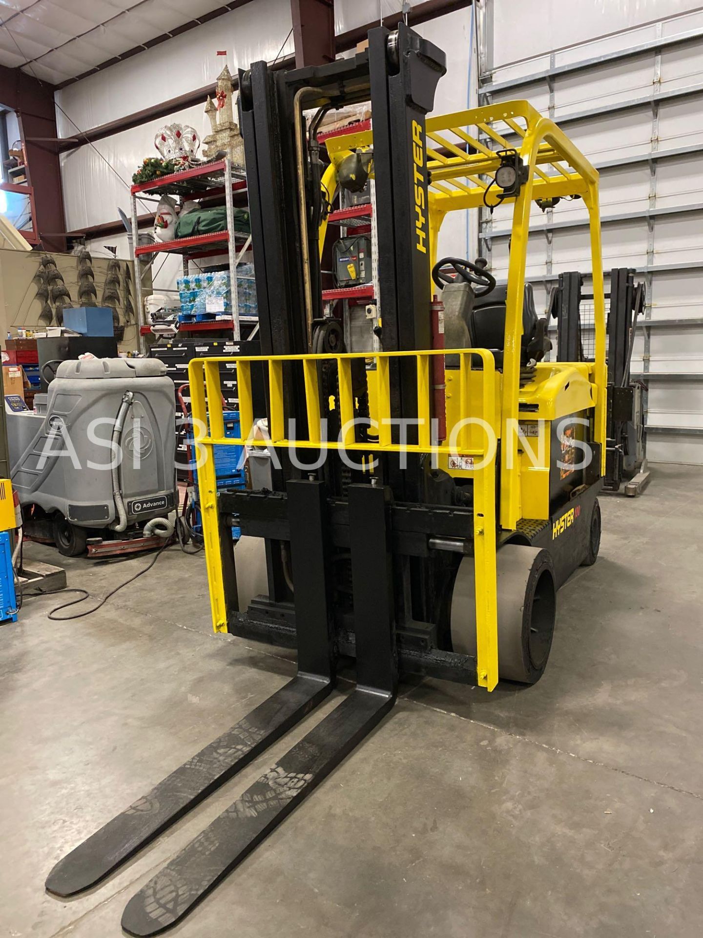 2014 HYSTER E100XN ELECTRIC FORKLIFT, 10,000 LB CAPACITY, 36V, 134.8" HEIGHT CAPACITY, TILT, SIDE SH - Image 2 of 10