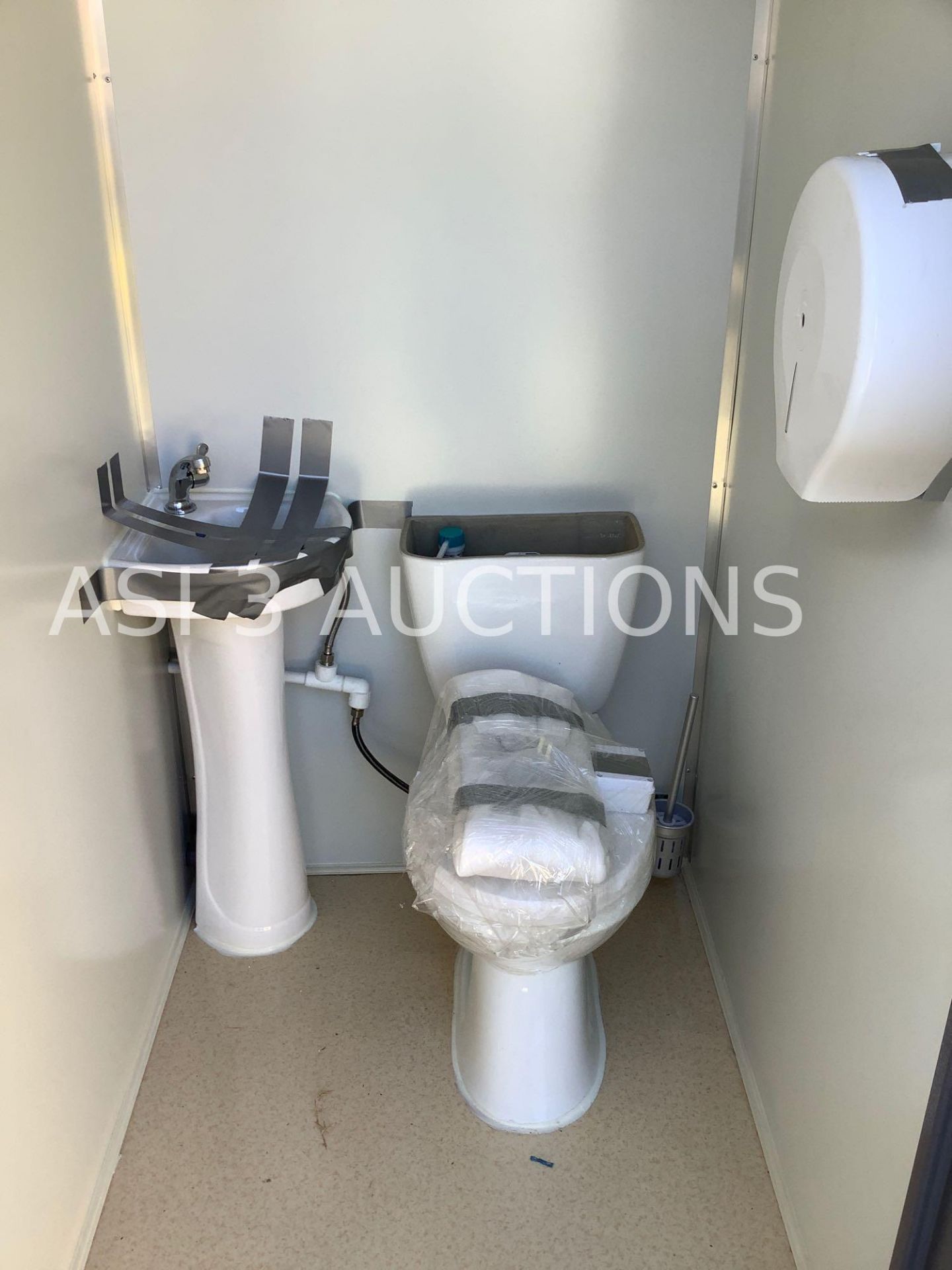 UNUSED PORTABLE MALE/FEMALE TOILETS, EXTERIOR PLUMBING CONNECTIONS, 110V/220V, EXHAUST FAN, LIGHTS - Image 12 of 14