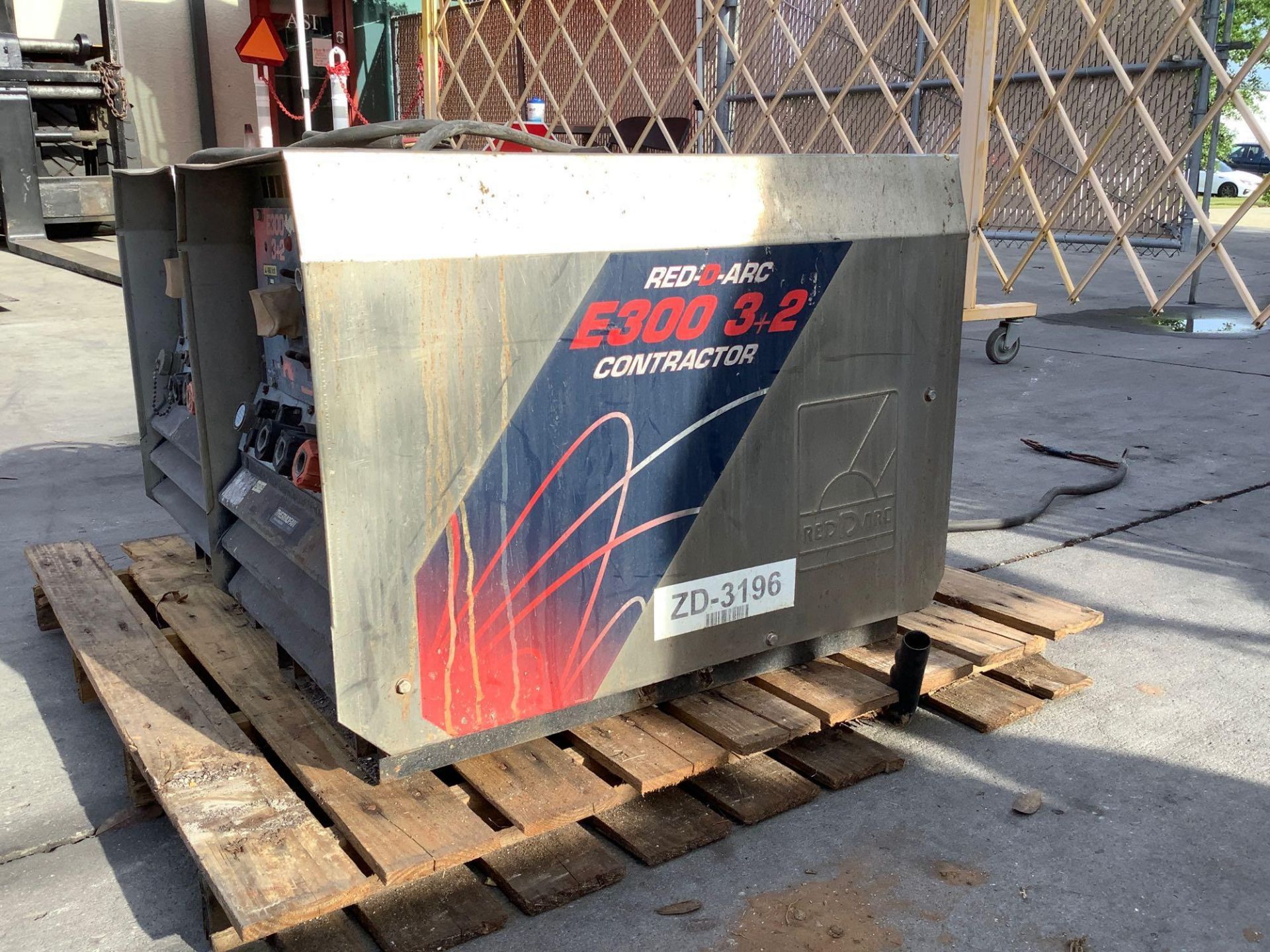 2 ELECTRIC RED-D-ARC E300 3+2 CONTRACTOR WELDERS/ THERMOFANS ,APPROX 480 VOLTS - Image 3 of 7