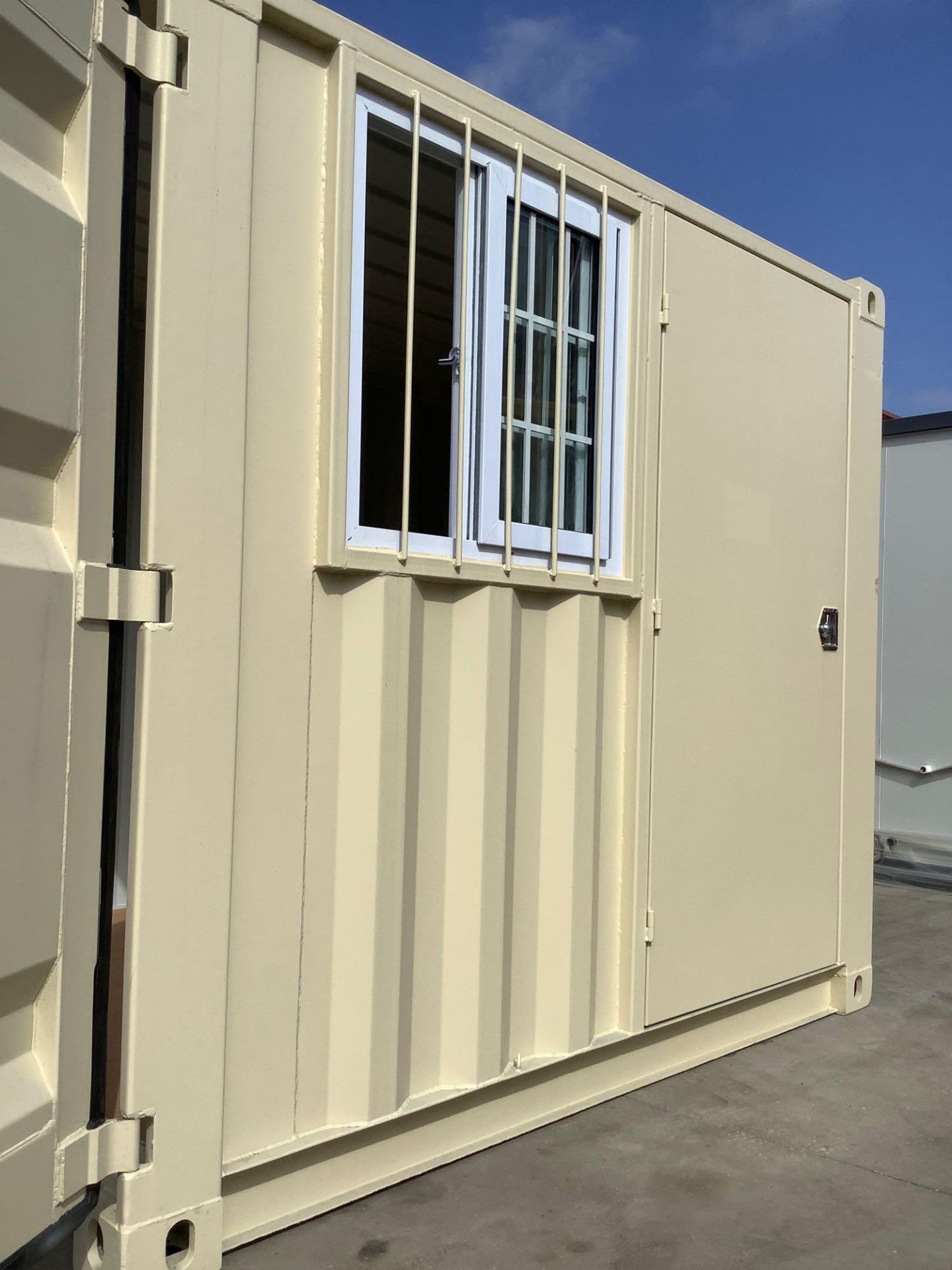 UNUSED 7' OFFICE / STORAGE CONTAINER, FORK PACKETS WITH SIDE DOOR ENTRANCE & SIDE WINDOW - Image 9 of 9