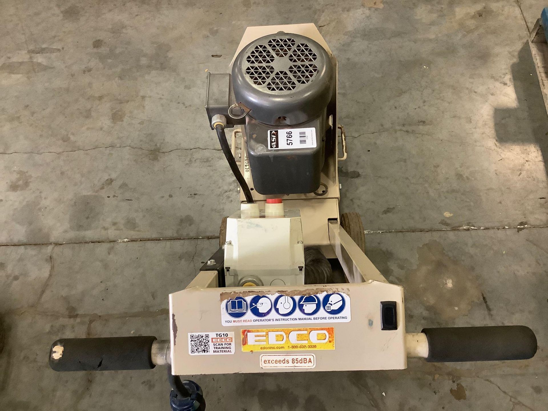 EDCO TURBO GRINDER MODEL TG105B2301 WITH SINGLE PHASE CHOICE ,BALDOR MOTOR OF APPROX 230 VOLTS RUNS - Image 6 of 10