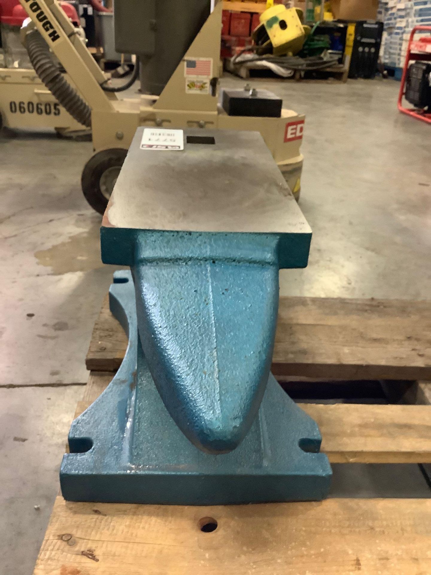 UNUSED 200LBS ANVIL - Image 3 of 6