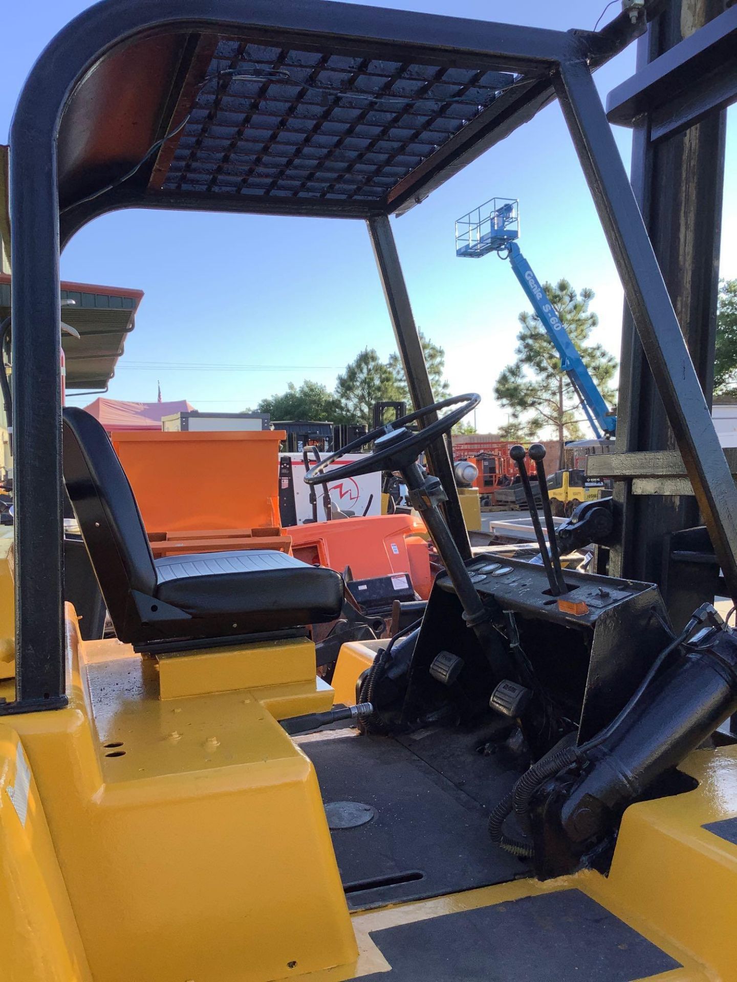 CLARK FORKLIFT ,GAS POWERED, APPROX 70IN FORKS, APPROX. WEIGHT CAPACITY 12,000 LBS - 15,000LBS - Image 11 of 12