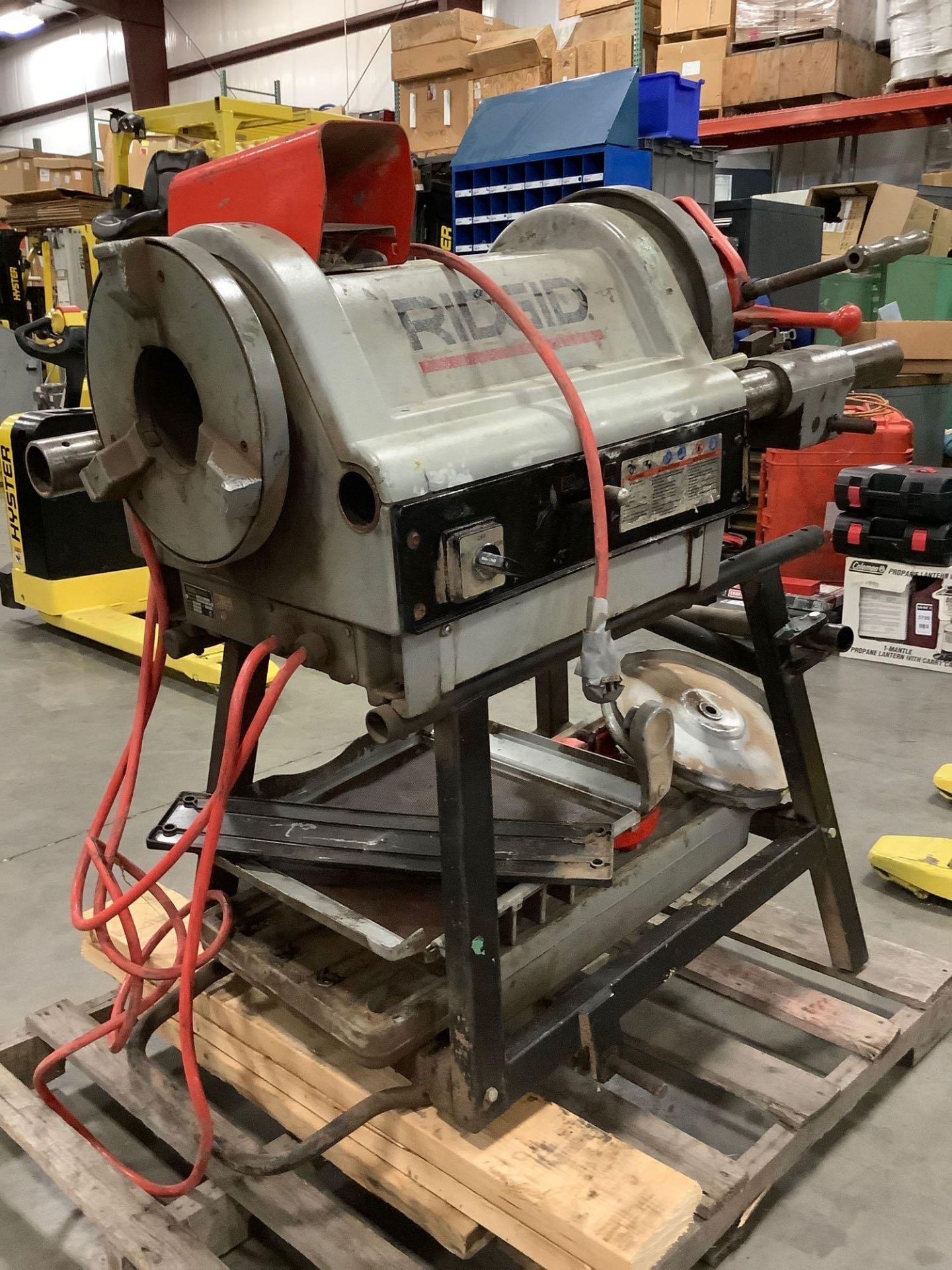 2018 ELECTRIC RIDGID PIPE THREADER MODEL 1224 WITH STAND, APPROX 120 VOLTS,APPROX AMP 15,APPROX HZ 6 - Image 2 of 8