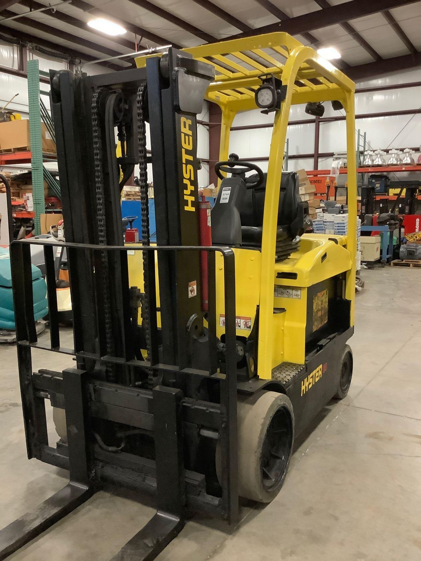 2014 HYSTER E80XN ELECTRIC FORKLIFT, 8,000 LB CAPACITY, 120.1" HEIGHT CAP, TILT, SIDE SHIFT, 36V - Image 6 of 10