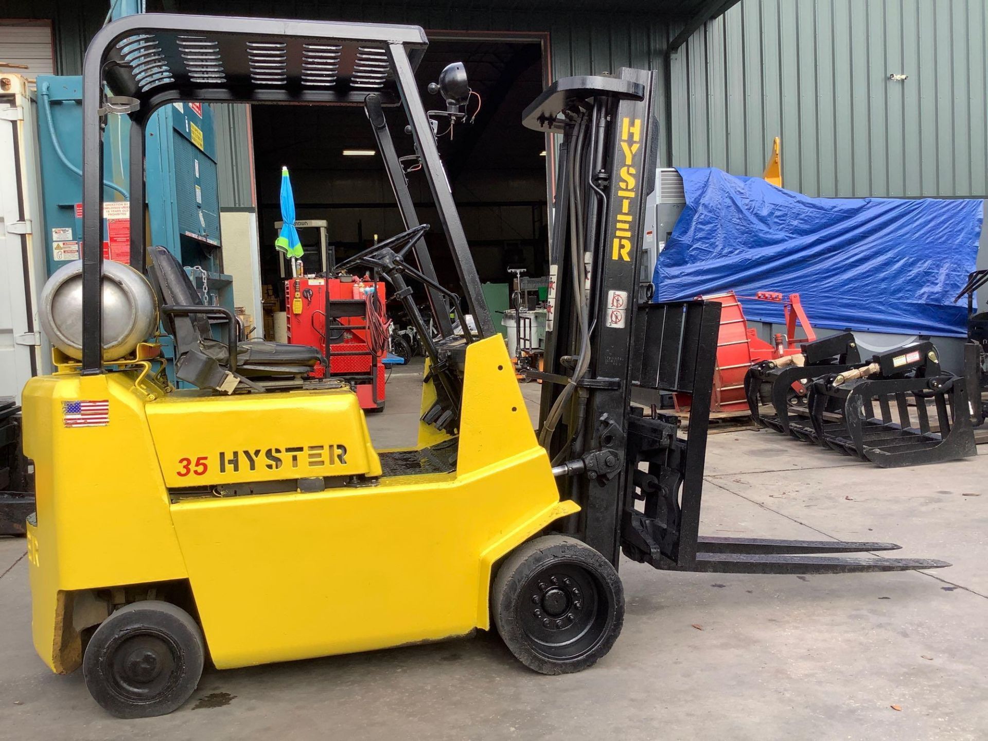 HYSTER LP FORKLIFT MODEL S35XL , APPROX LOAD CAPACITY 3,500 LBS , APPROX LOAD HEIGHT 191 IN, SIDE SH - Image 6 of 10