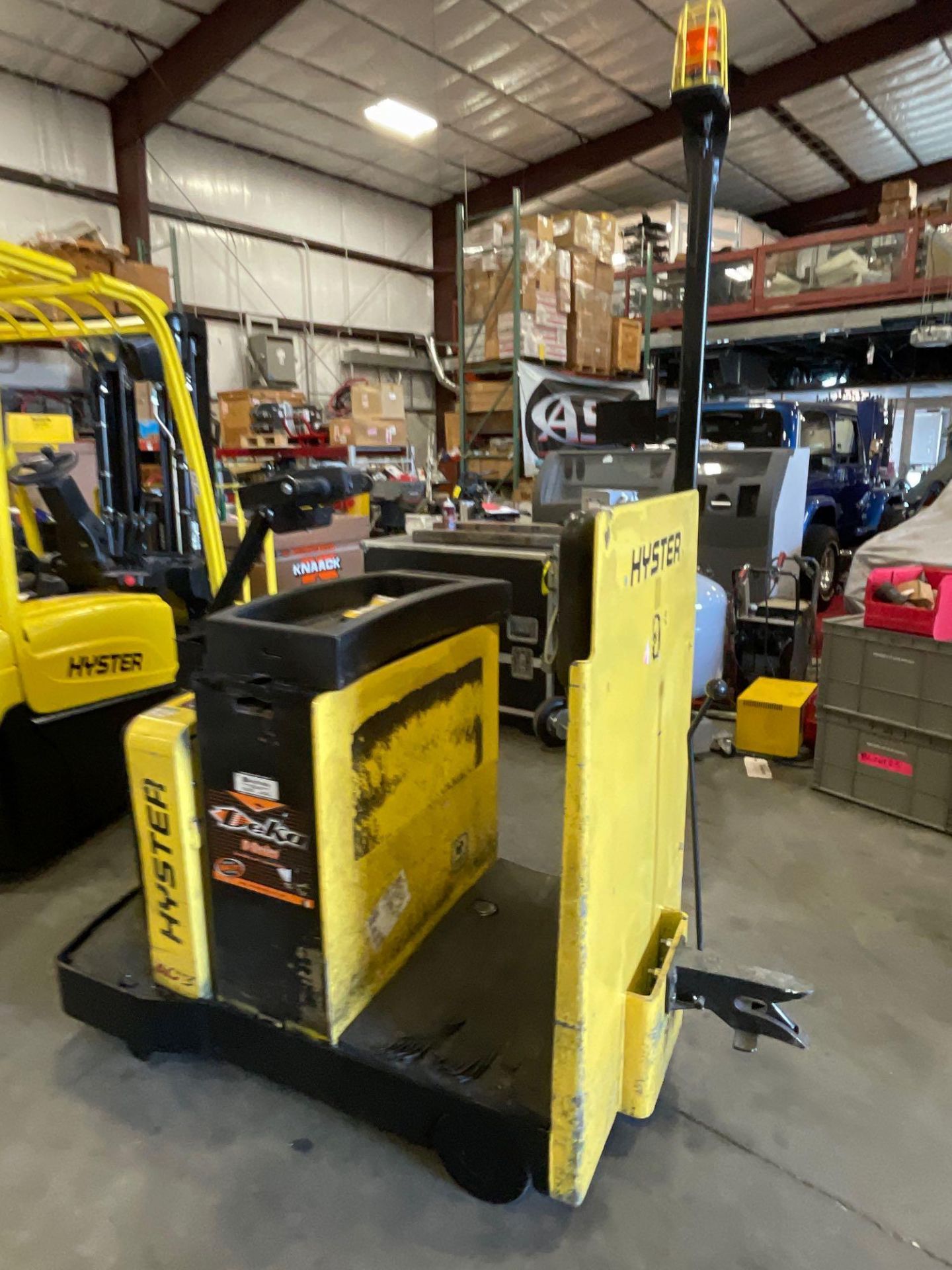 2016 HYSTER STAND-ON ELECTRIC TUGGER, RUNS & OPERATES