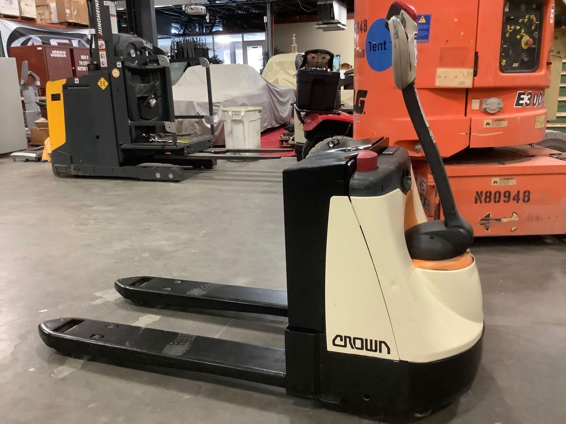 CROWN ELECTRIC WALK BEHIND PALLET JACK MODEL WP2335-45