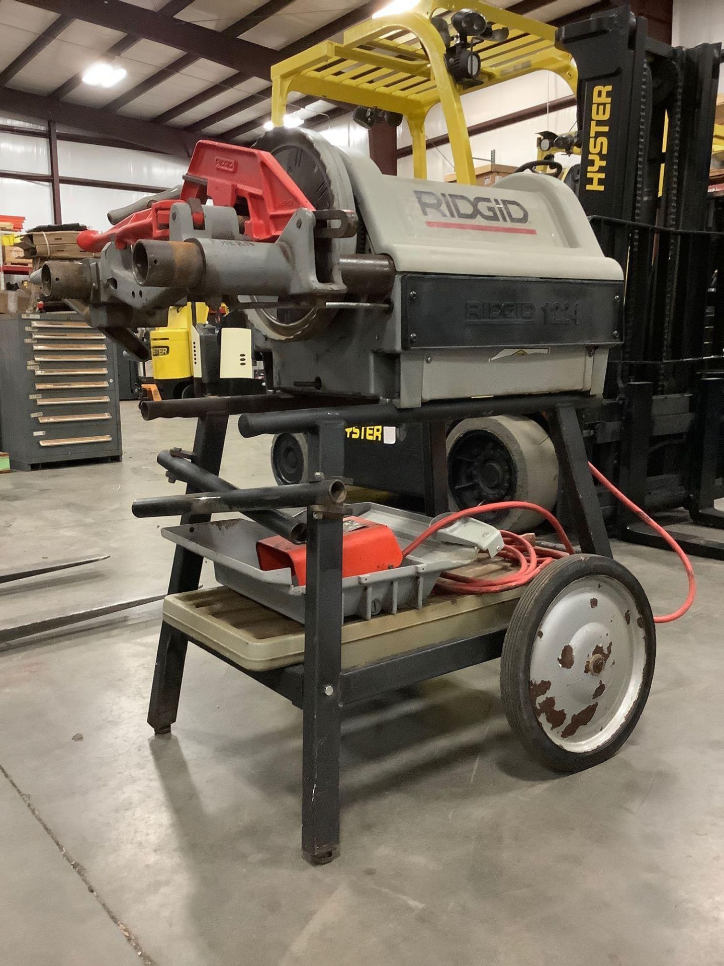 2013 ELECTRIC RIDGID PIPE THREADER MODEL 1224 WITH STAND, APPROX 120 VOLTS,APPROX AMP 15,APPROX HZ 6 - Image 4 of 10