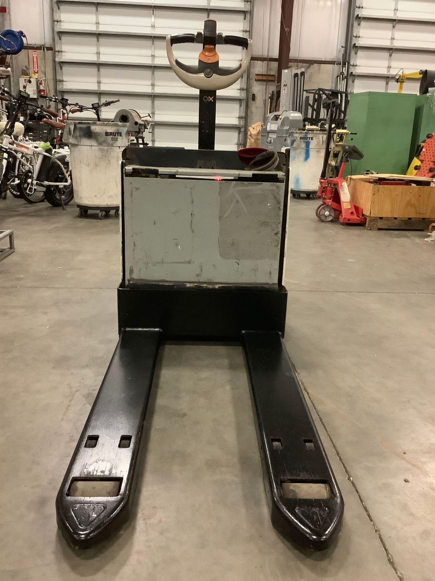 2011 CROWN ELECTRIC WALK BEHIND PALLET JACK MODEL WP2335-45 - Image 6 of 12