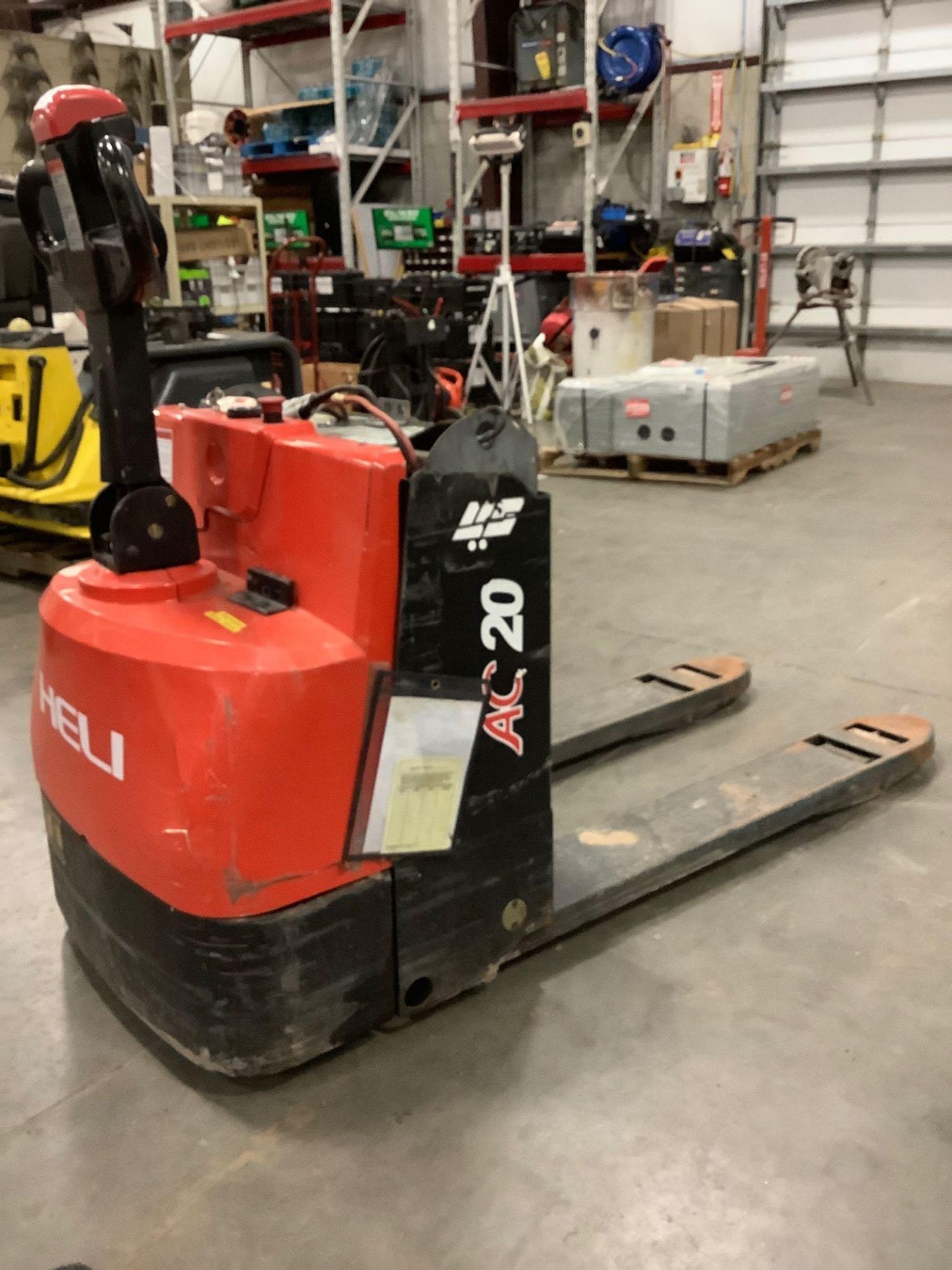 HELI PALLET JACK MODEL CBD20, ELECTRIC, APPROX MAX CAPACITY 4400, ELECTRICAL ISSUE, CONDITION UNKNOW - Image 7 of 9