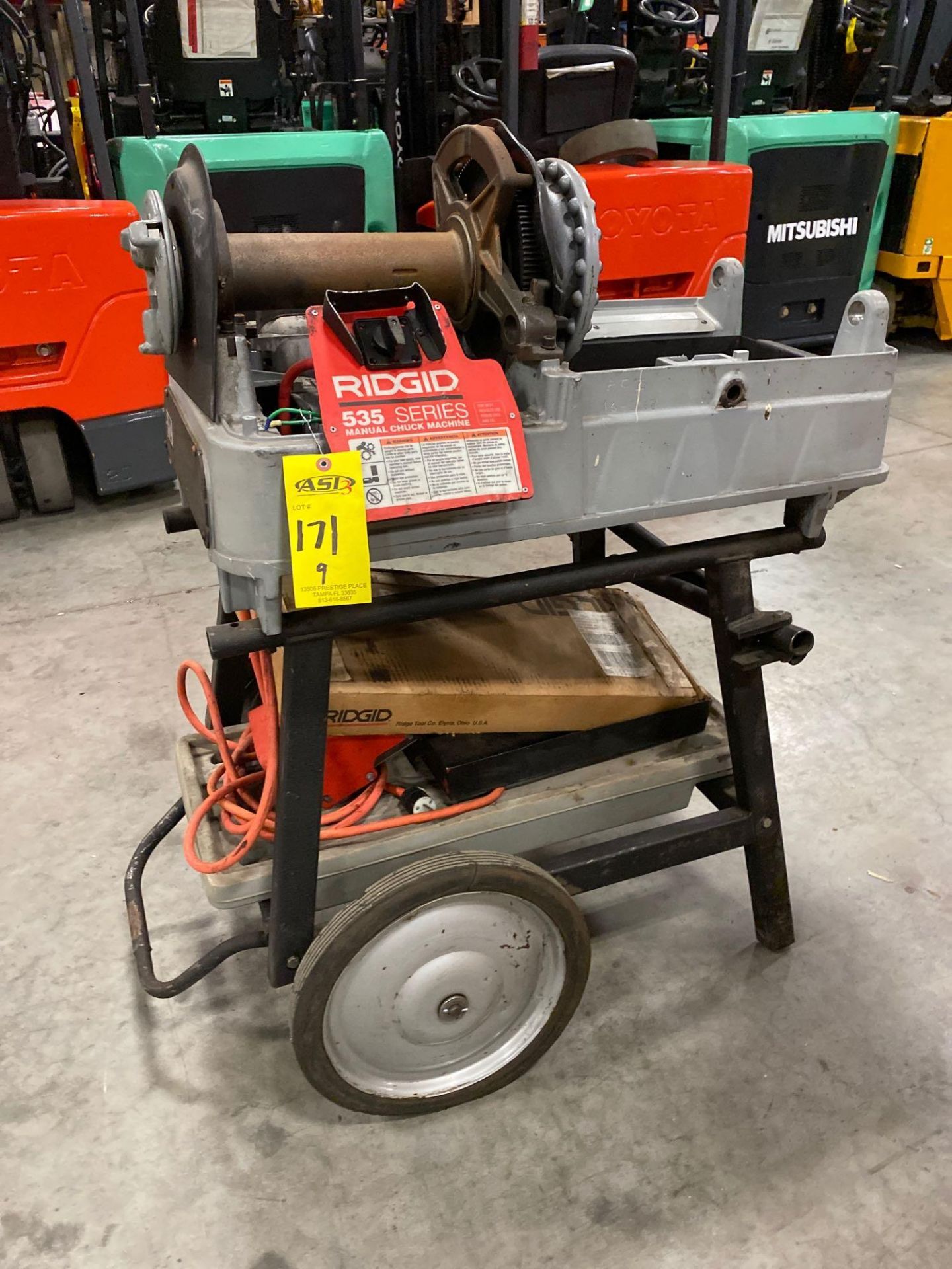 RIDGID 535 SERIES CHUCK MACHINE, FOOT PEDAL, RUNS