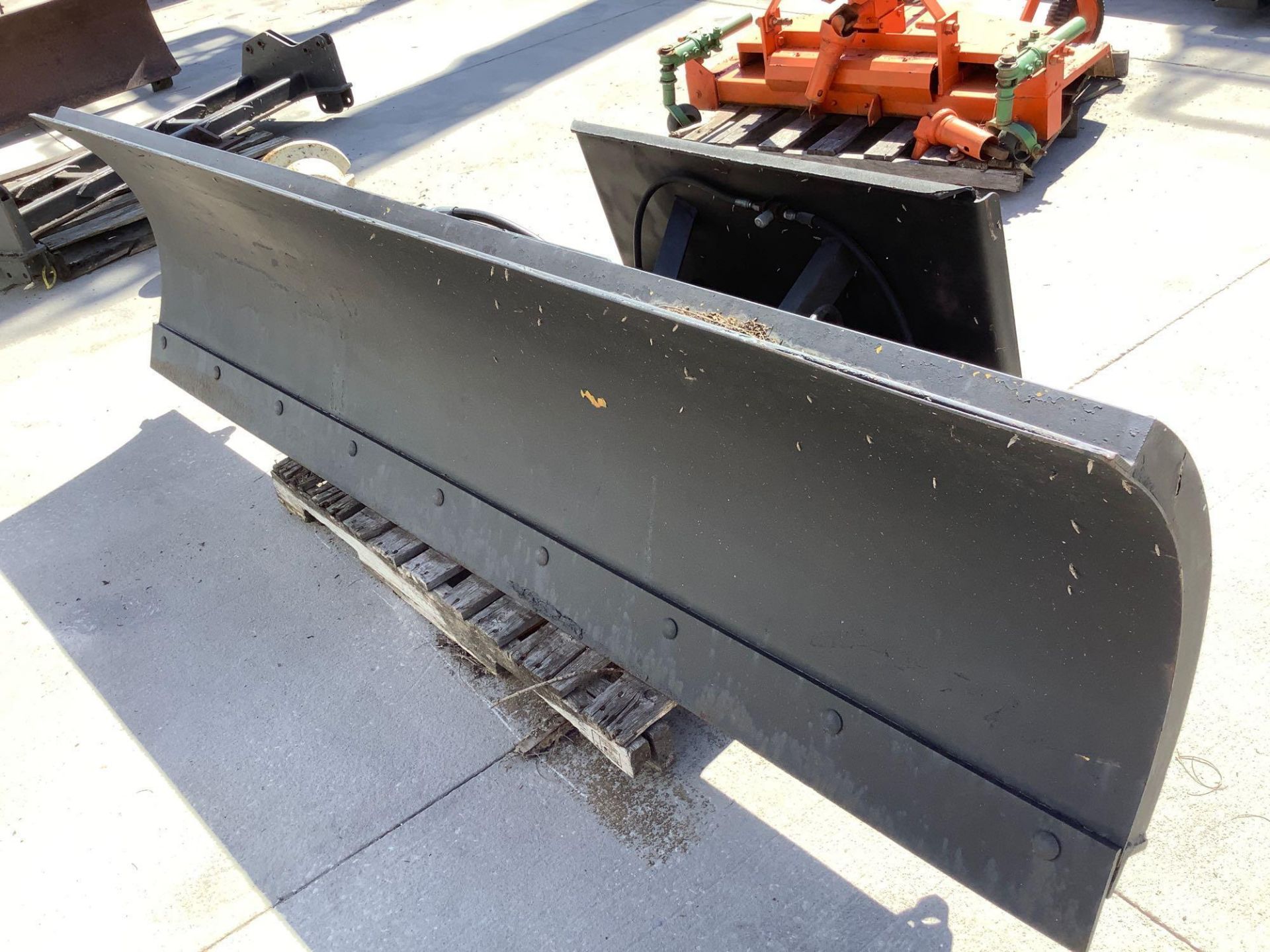 SKID STER PLOW ATTACHMENT APPROX 8FT LONG 2FT WIDE - Image 5 of 6