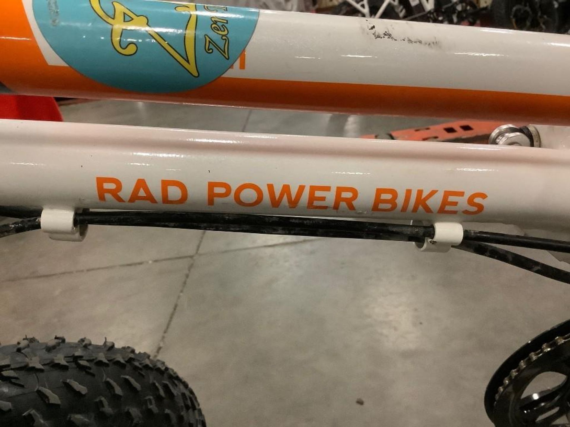 ELECTRIC RAD POWER BIKE WITH KENDA TIRES & VELO PLUSH SEAT - Image 4 of 7