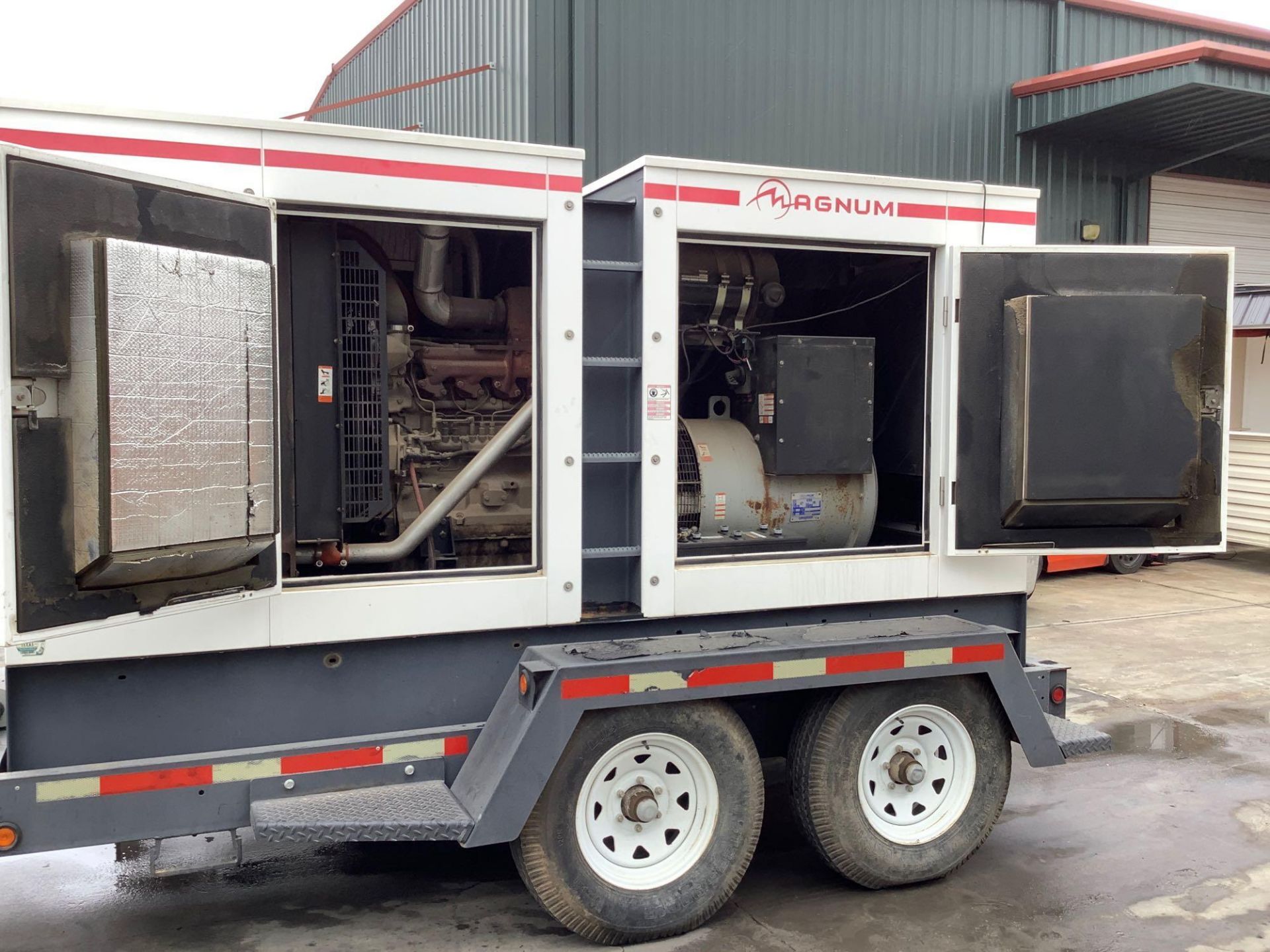 2012 TRAILER MOUNTED DIESEL MAGNUM 185 GENERATOR MODEL 431PSL6306,PHASE 3 ,CONTINUOUS DUTY VOLTS 480 - Image 9 of 15