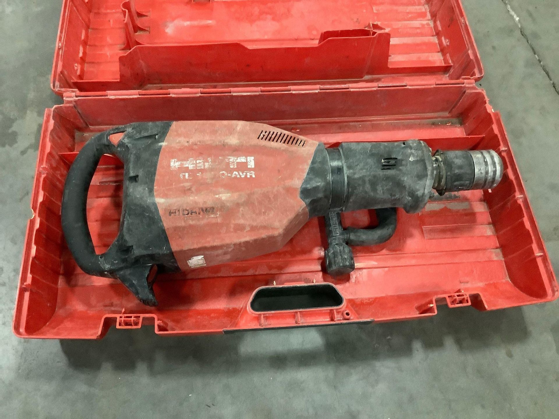 HILTI BREAKER MODEL TE1000-AVR, APPROX 120V WITH CARRYING CASE